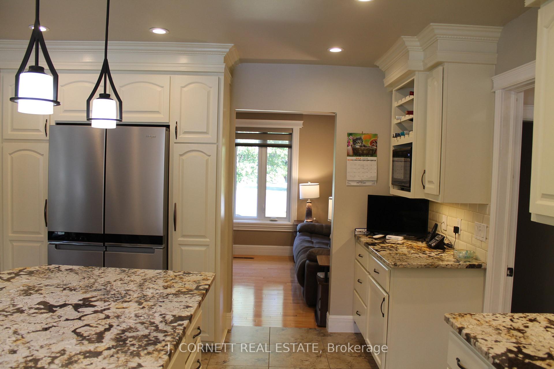 Photo 10 of 3270 Sunnyview Avenue N, Cornwall — HOMEH