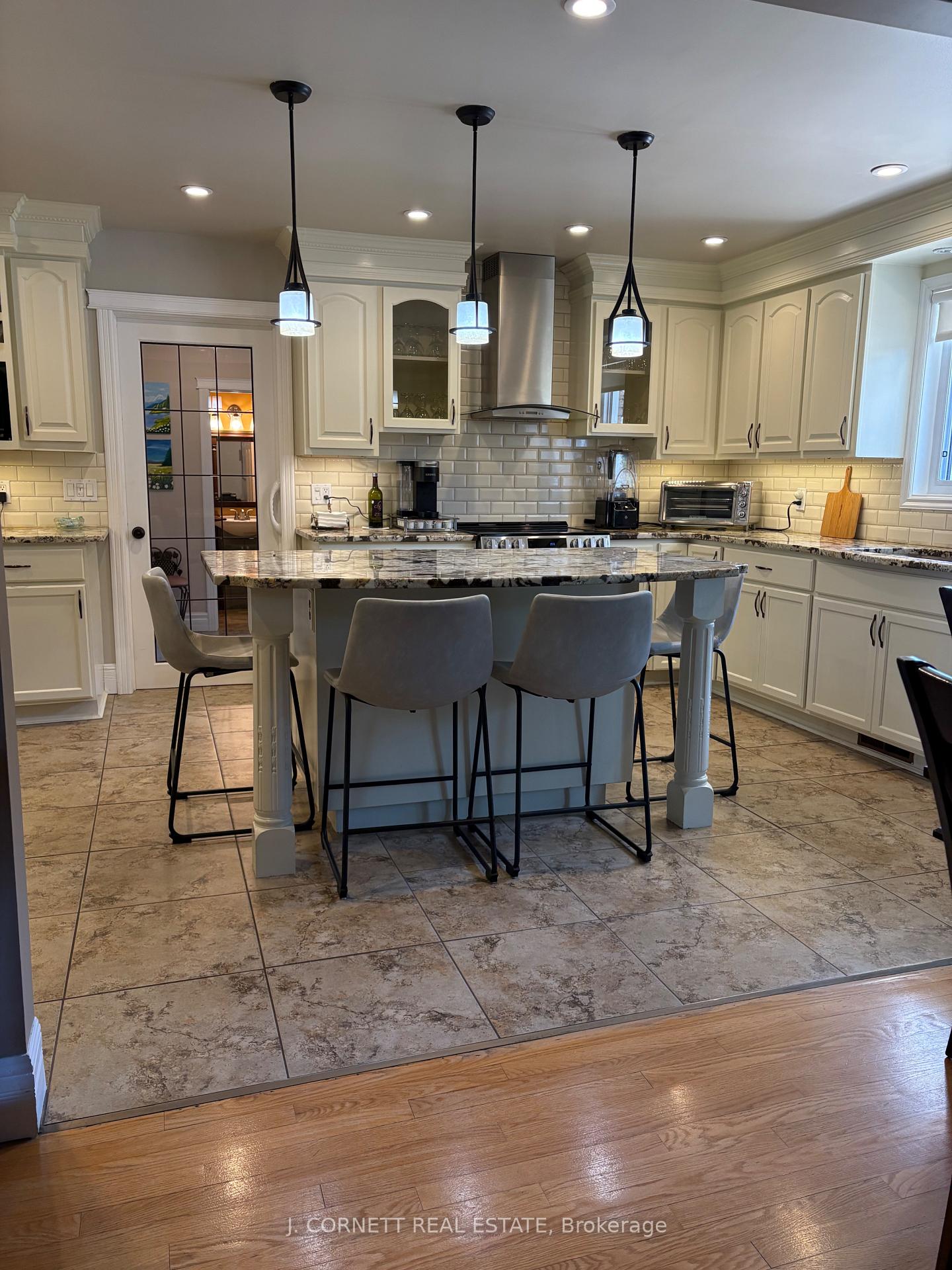 Photo 13 of 3270 Sunnyview Avenue N, Cornwall — HOMEH
