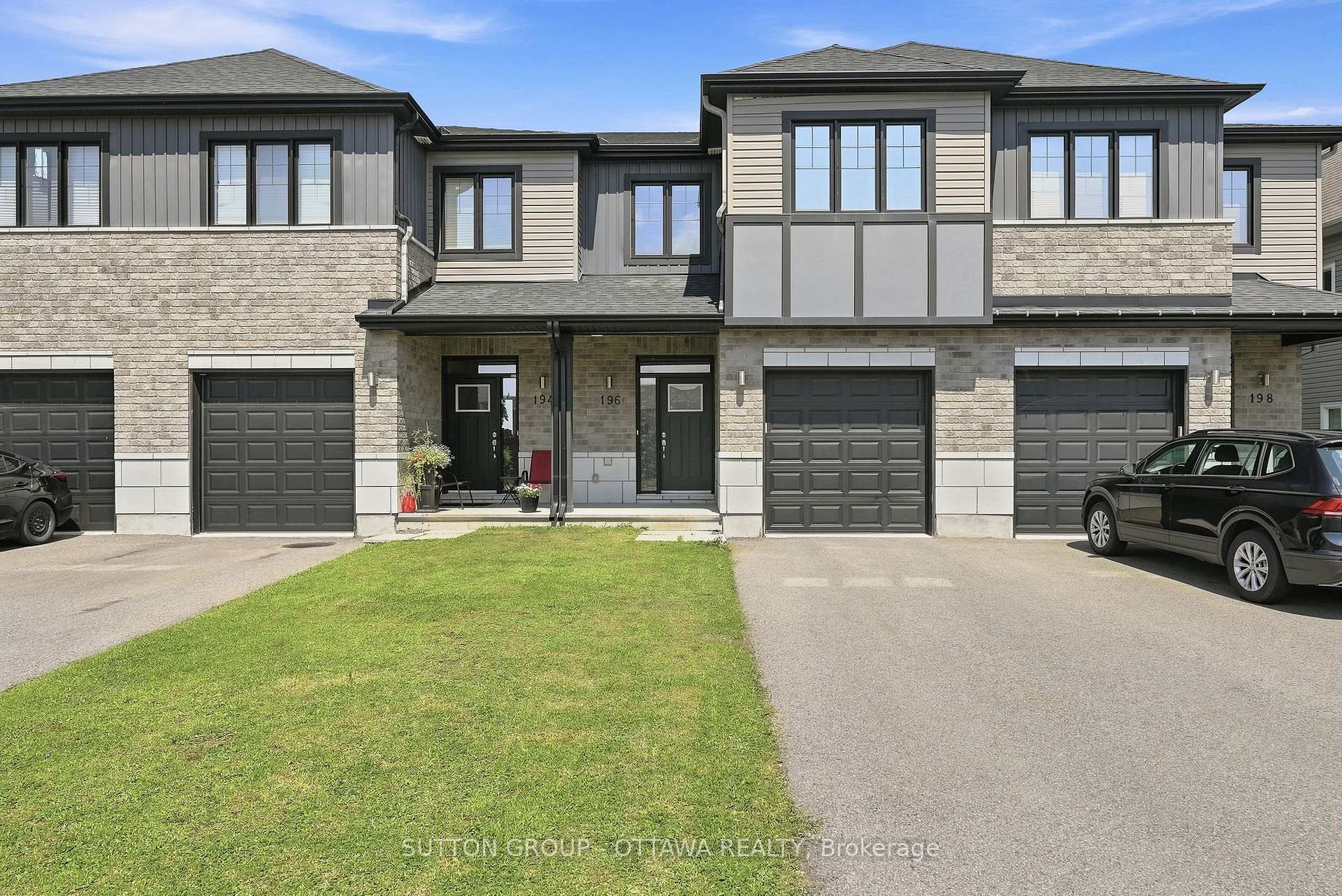 Front of 196 Jardiniere Street
