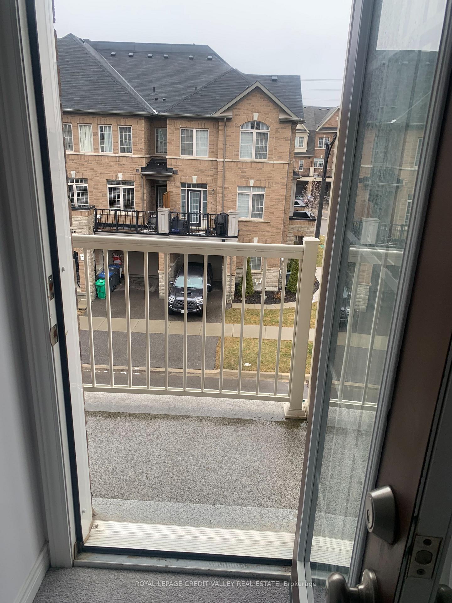 Photo 24 of 4 Haymarket Drive, Brampton, Northwest Brampton — HOMEH