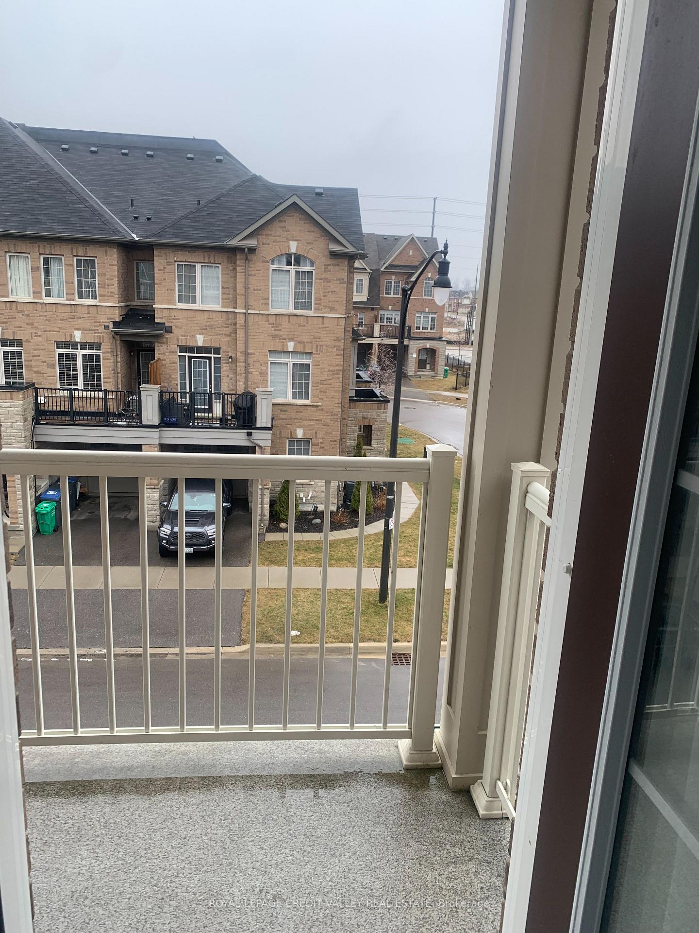 Photo 26 of 4 Haymarket Drive, Brampton, Northwest Brampton — HOMEH