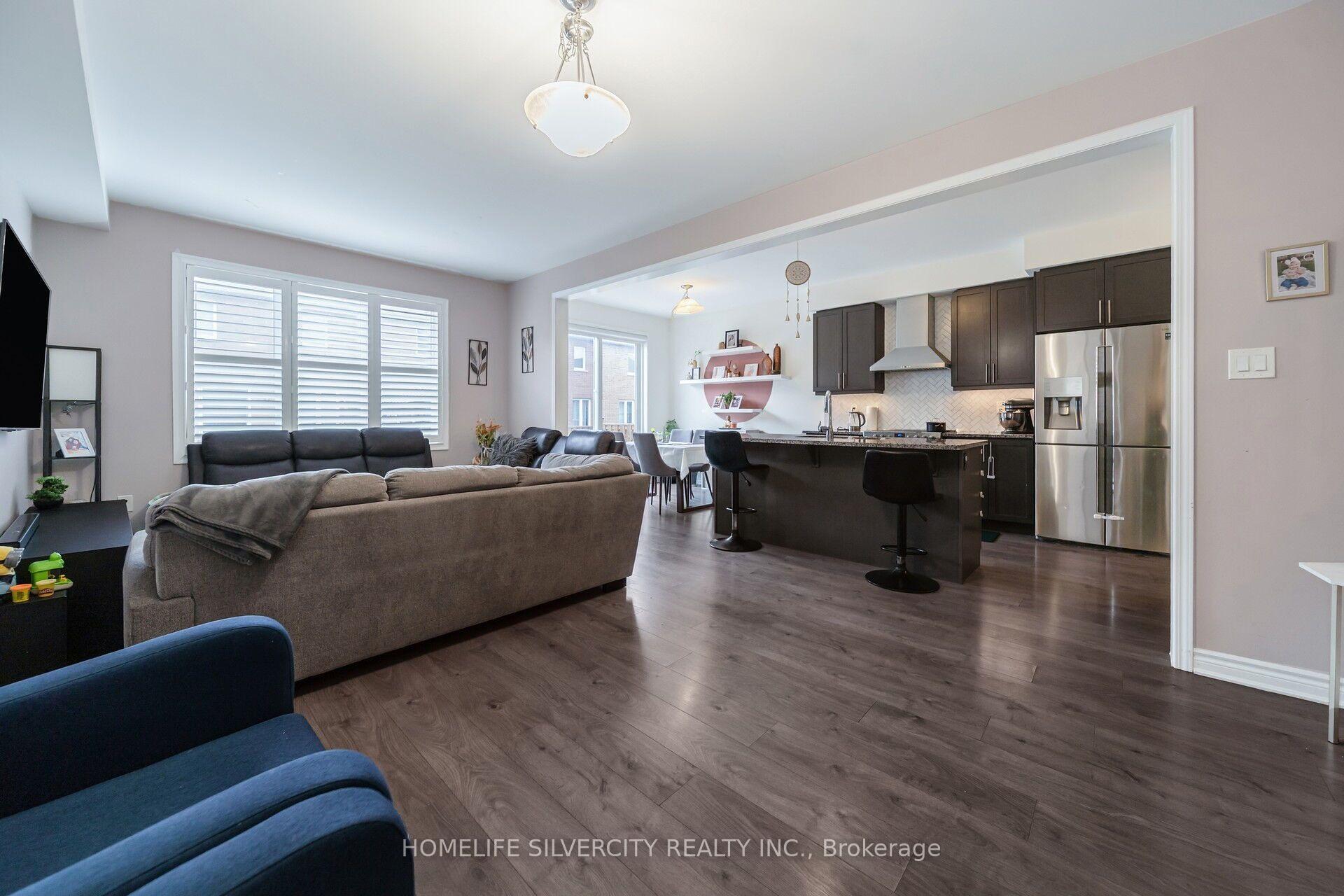 Photo 7 of 124 Benhurst Crescent, Brampton, Northwest Brampton — HOMEH