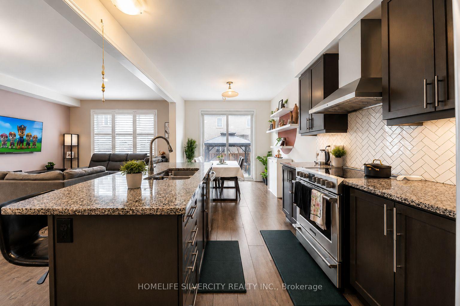 Photo 12 of 124 Benhurst Crescent, Brampton, Northwest Brampton — HOMEH