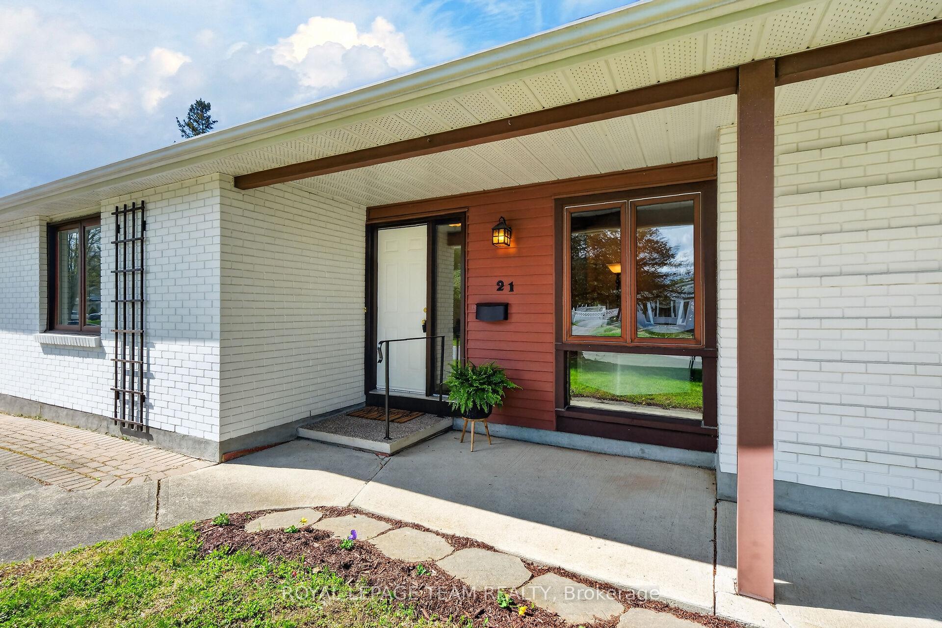Photo 1 of 21 Lindhurst Crescent, Ottawa, Briargreen — HOMEH