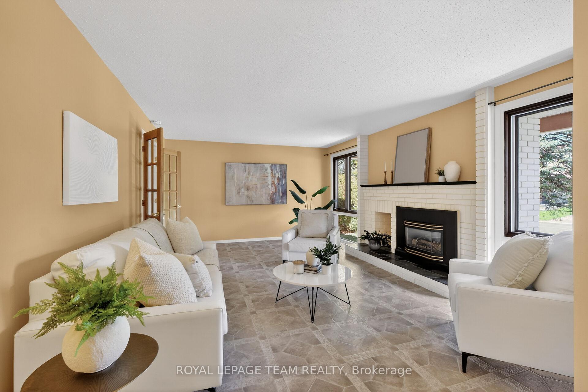 Photo 5 of 21 Lindhurst Crescent, Ottawa, Briargreen — HOMEH