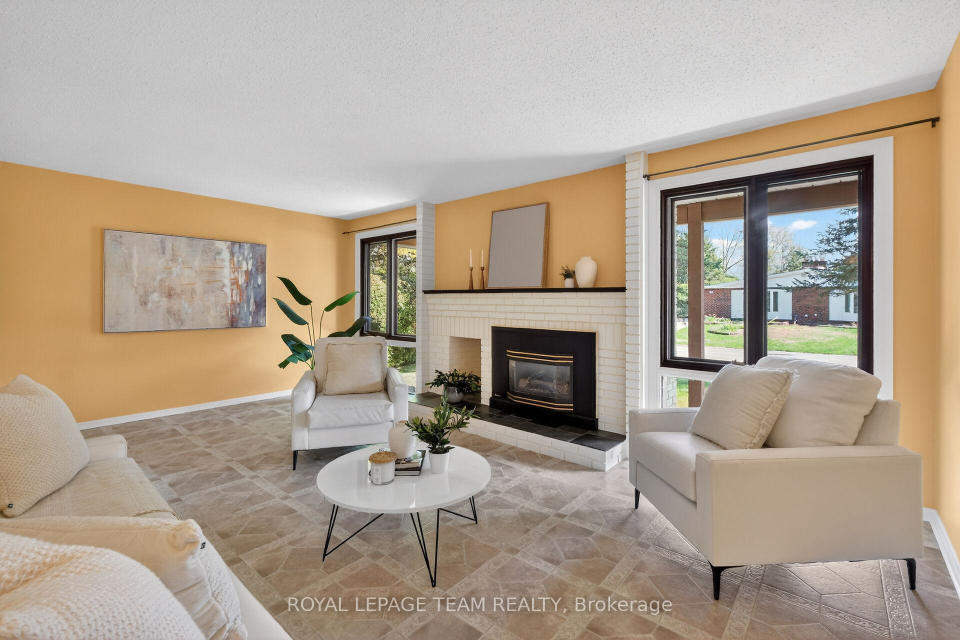 Photo 6 of 21 Lindhurst Crescent, Ottawa, Briargreen — HOMEH