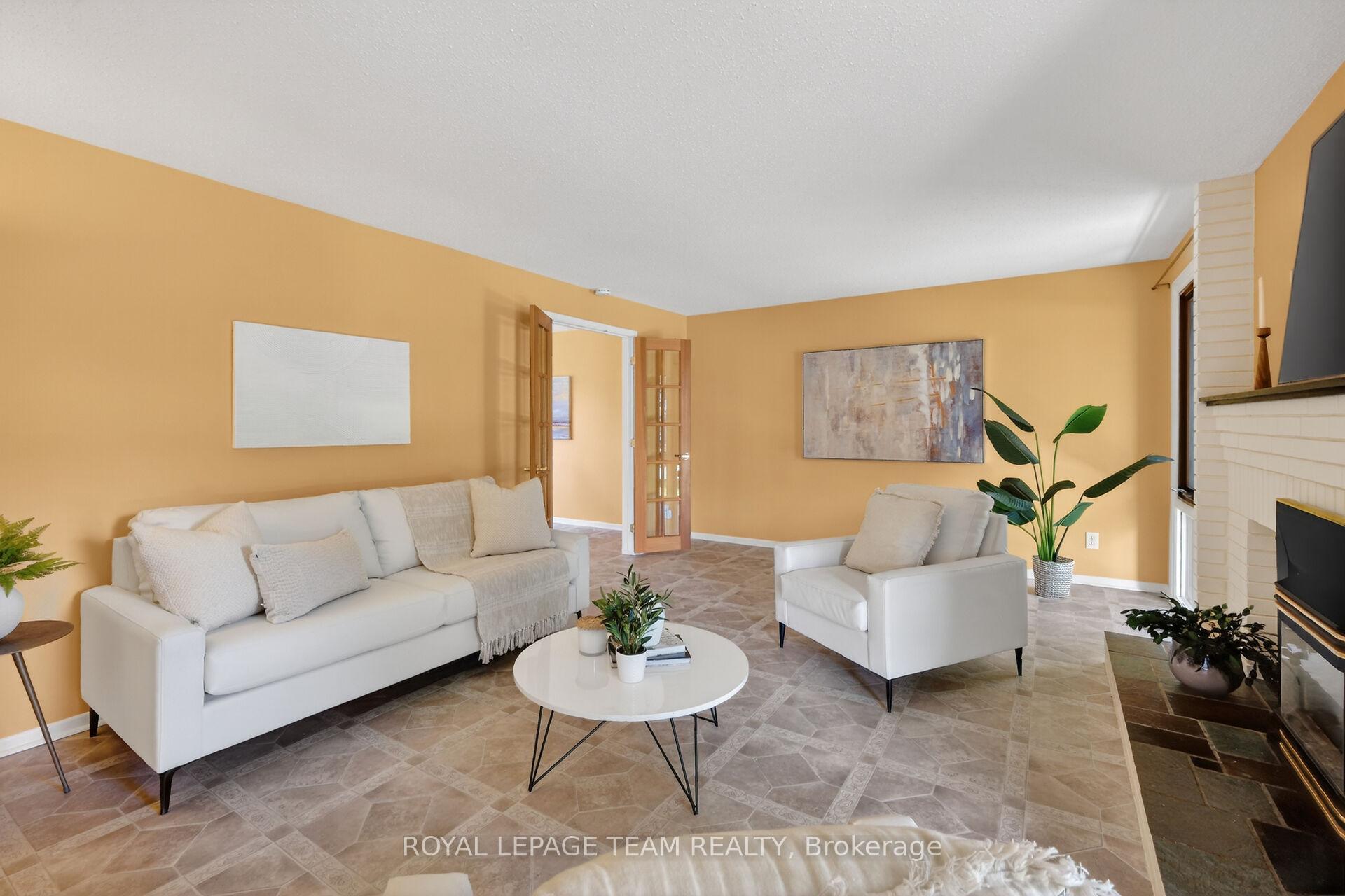 Photo 7 of 21 Lindhurst Crescent, Ottawa, Briargreen — HOMEH