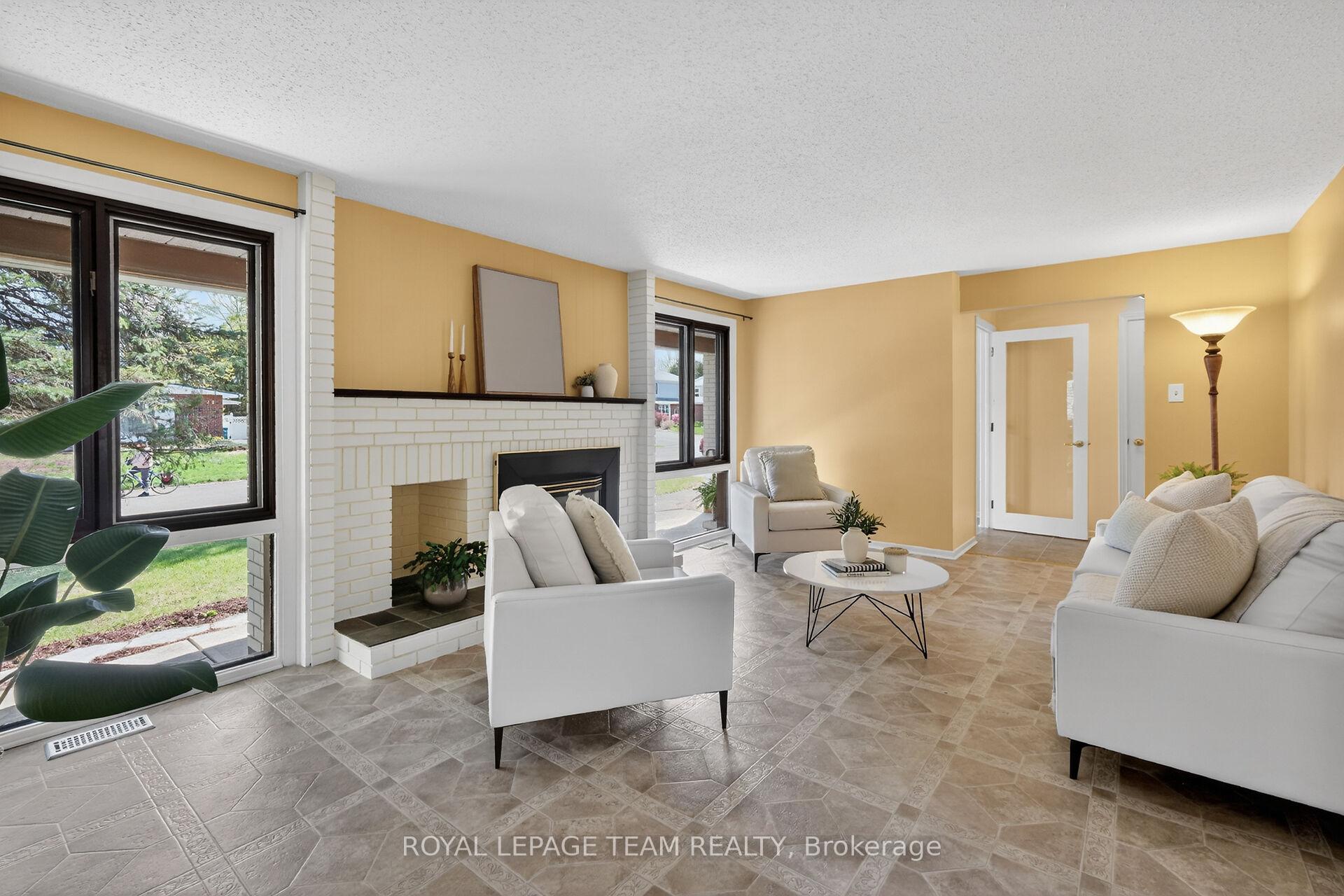 Photo 8 of 21 Lindhurst Crescent, Ottawa, Briargreen — HOMEH