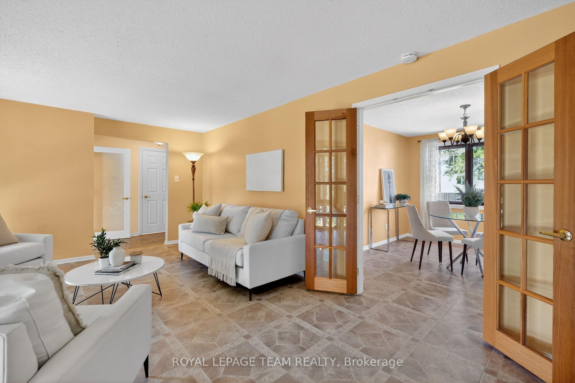 Photo 9 of 21 Lindhurst Crescent, Ottawa, Briargreen — HOMEH