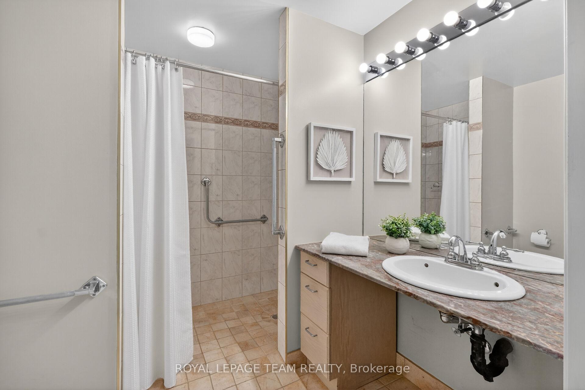 Photo 19 of 21 Lindhurst Crescent, Ottawa, Briargreen — HOMEH