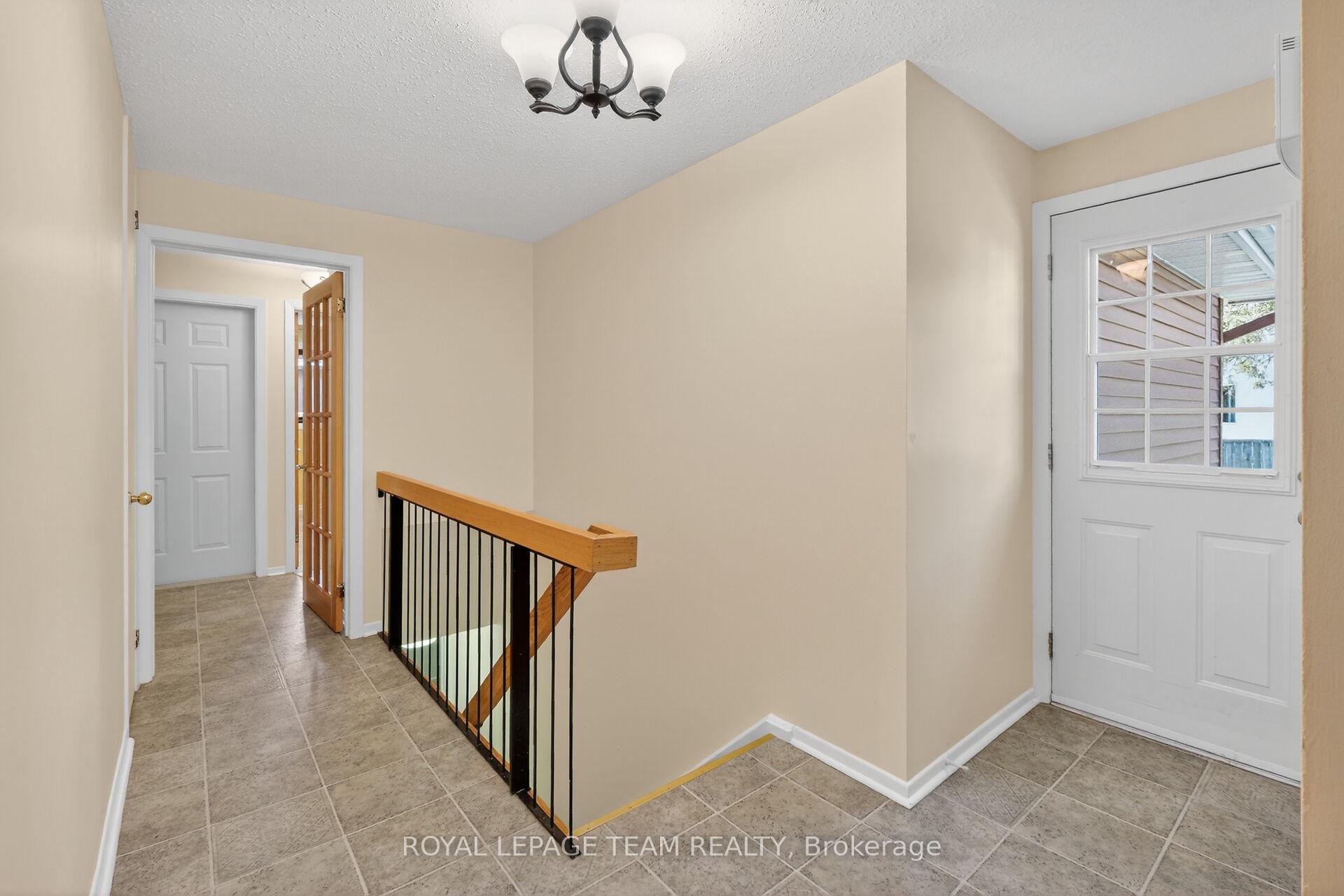 Photo 20 of 21 Lindhurst Crescent, Ottawa, Briargreen — HOMEH