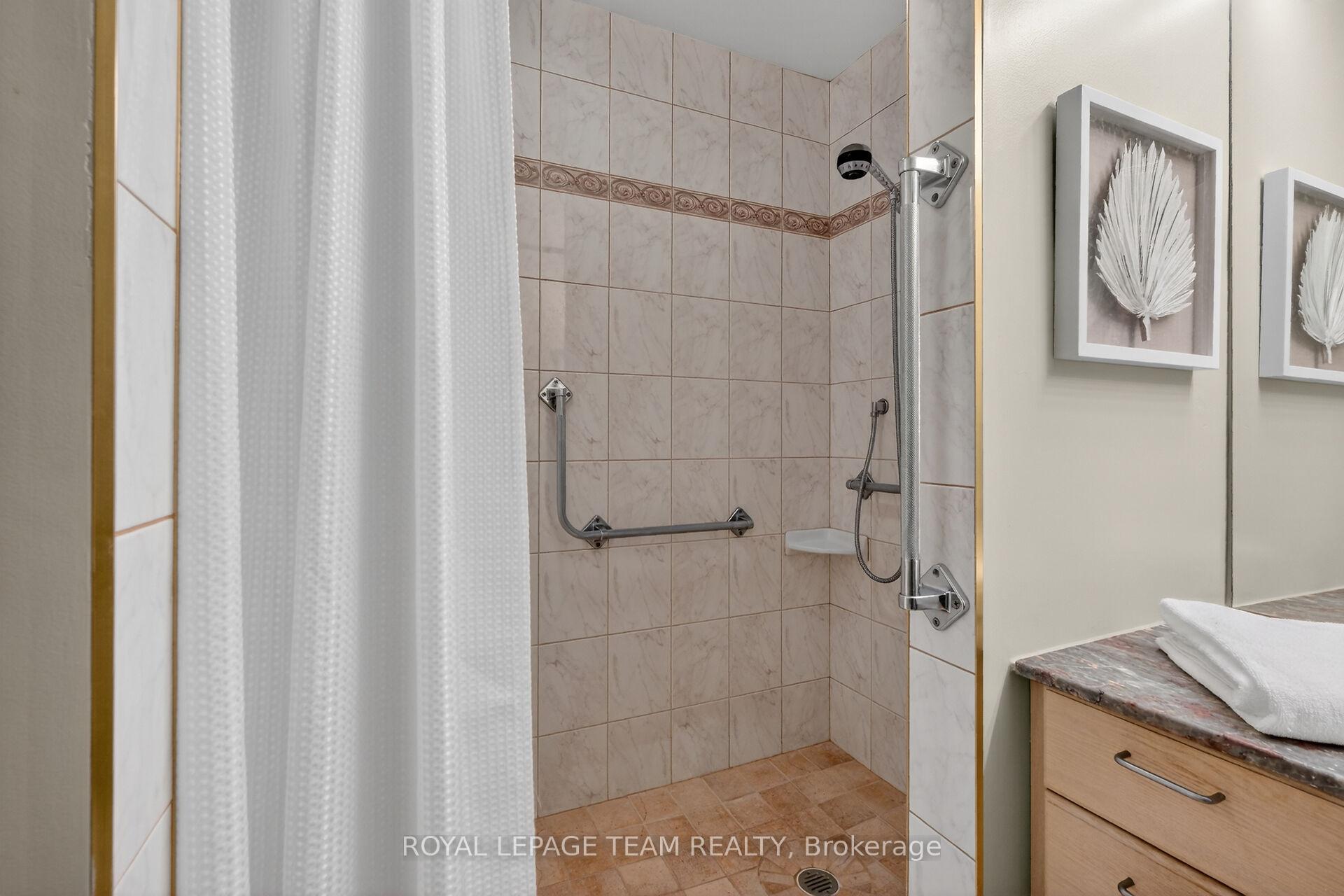 Photo 21 of 21 Lindhurst Crescent, Ottawa, Briargreen — HOMEH