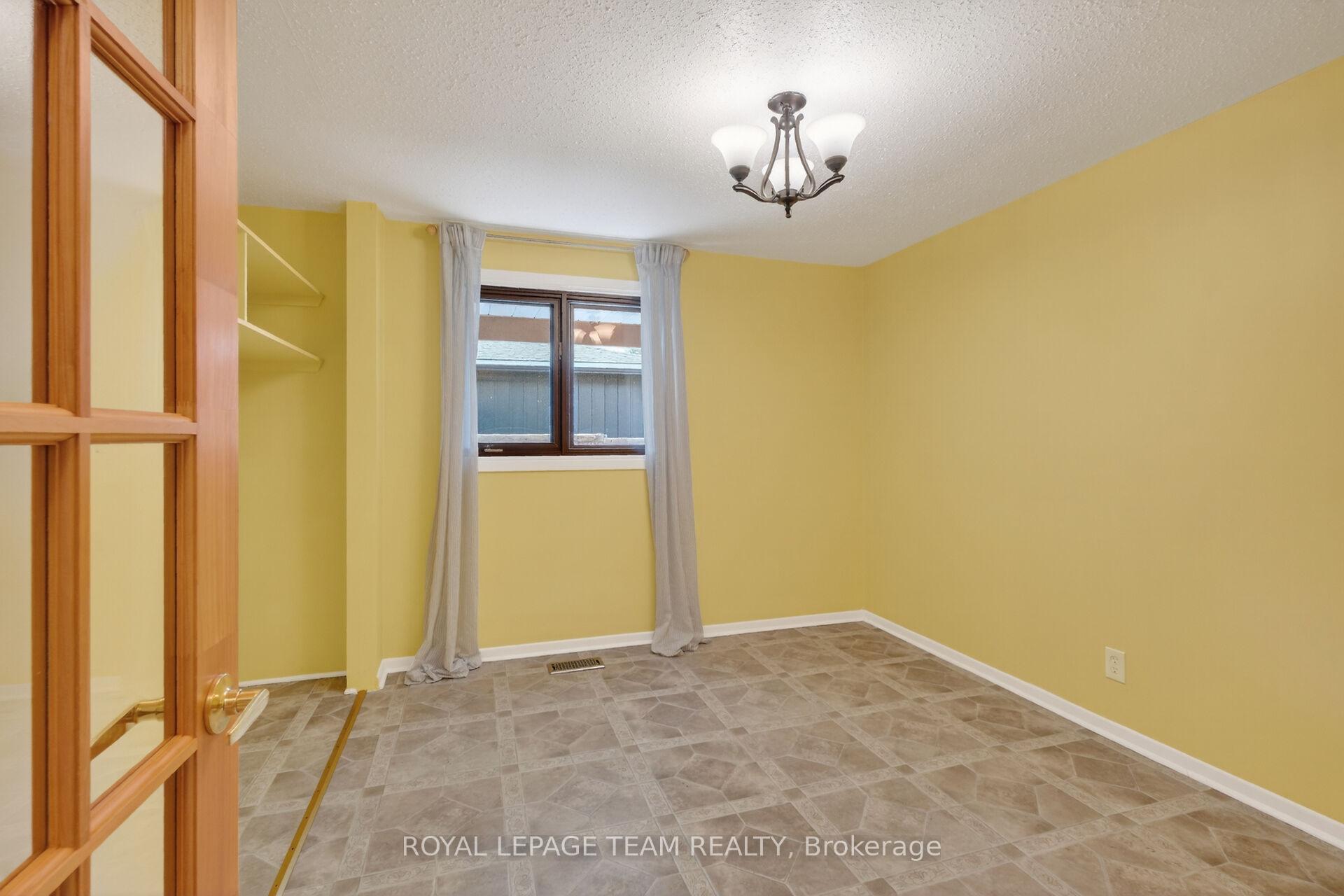 Photo 23 of 21 Lindhurst Crescent, Ottawa, Briargreen — HOMEH