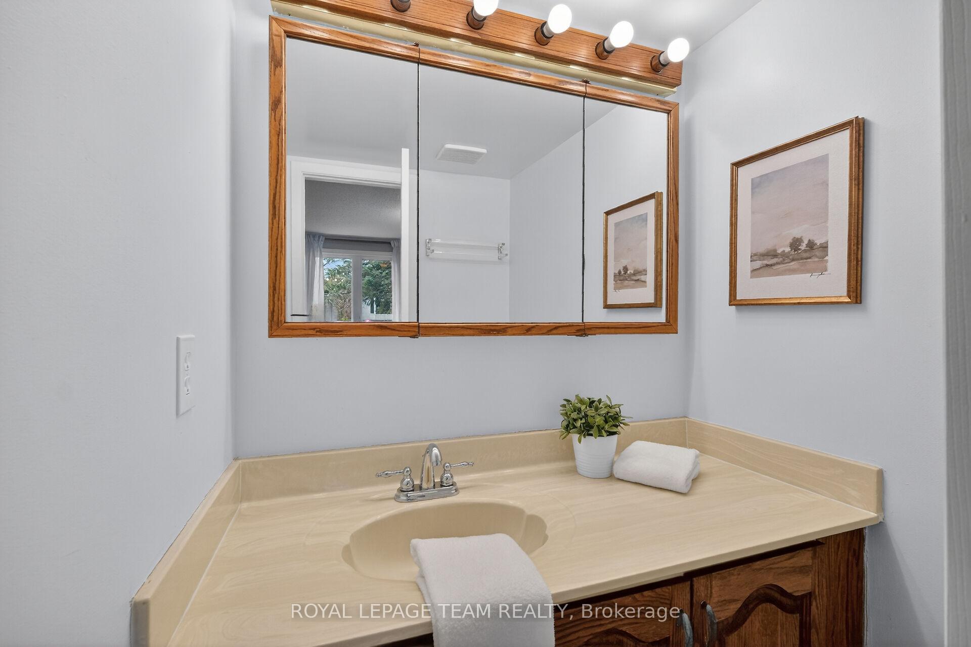 Photo 33 of 21 Lindhurst Crescent, Ottawa, Briargreen — HOMEH