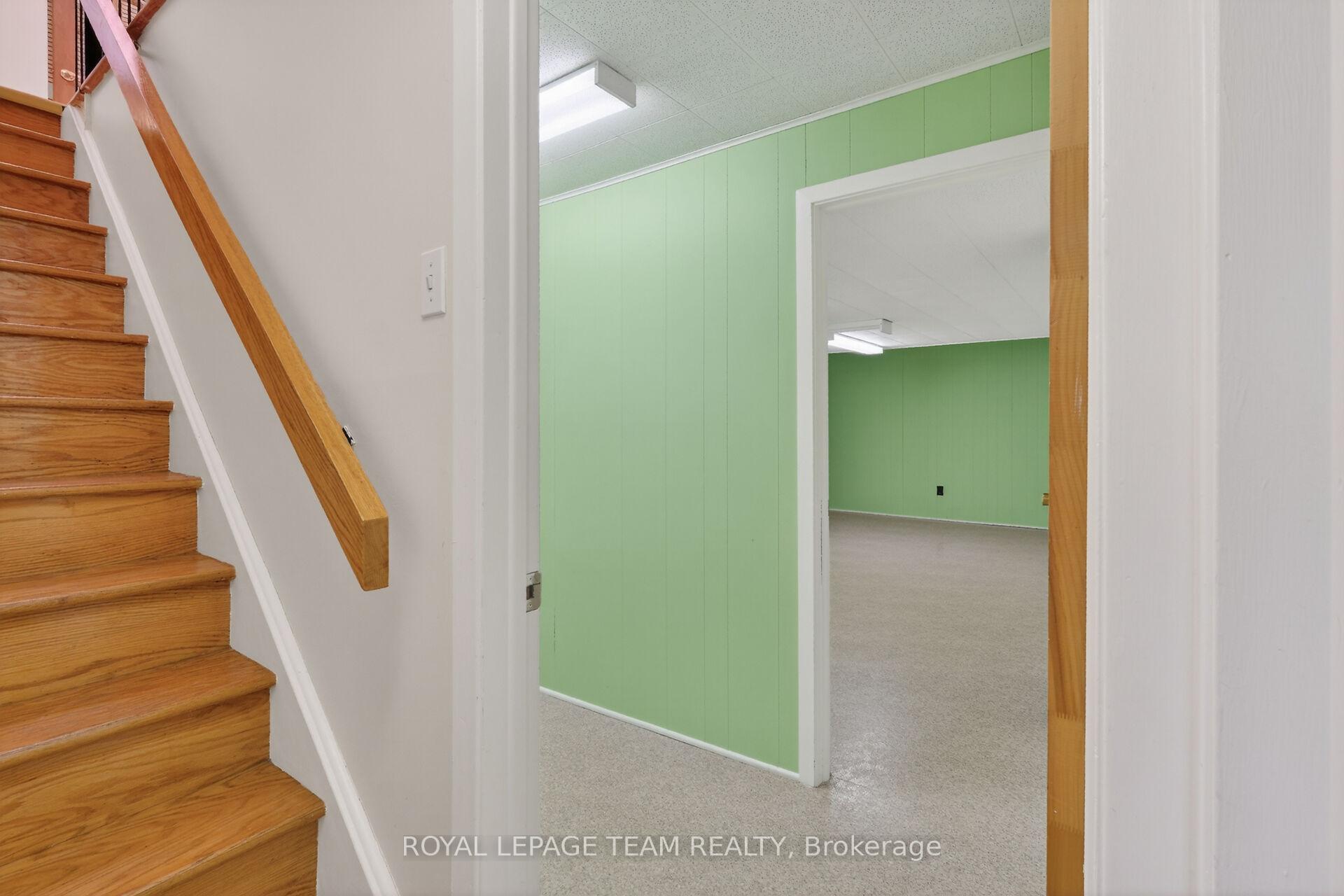 Photo 37 of 21 Lindhurst Crescent, Ottawa, Briargreen — HOMEH
