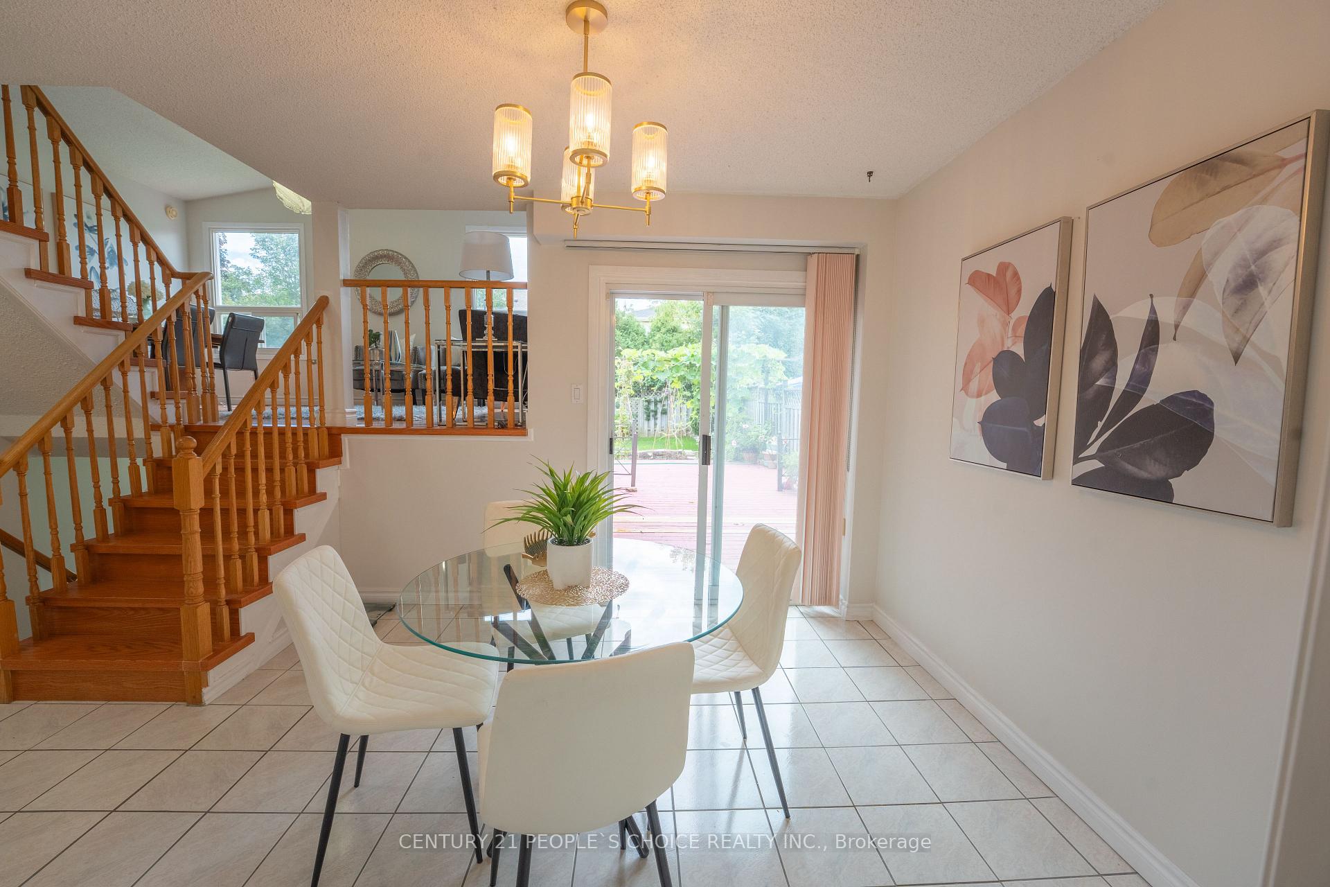 Photo 13 of 2247 Silverbirch Court, Burlington, Headon — HOMEH