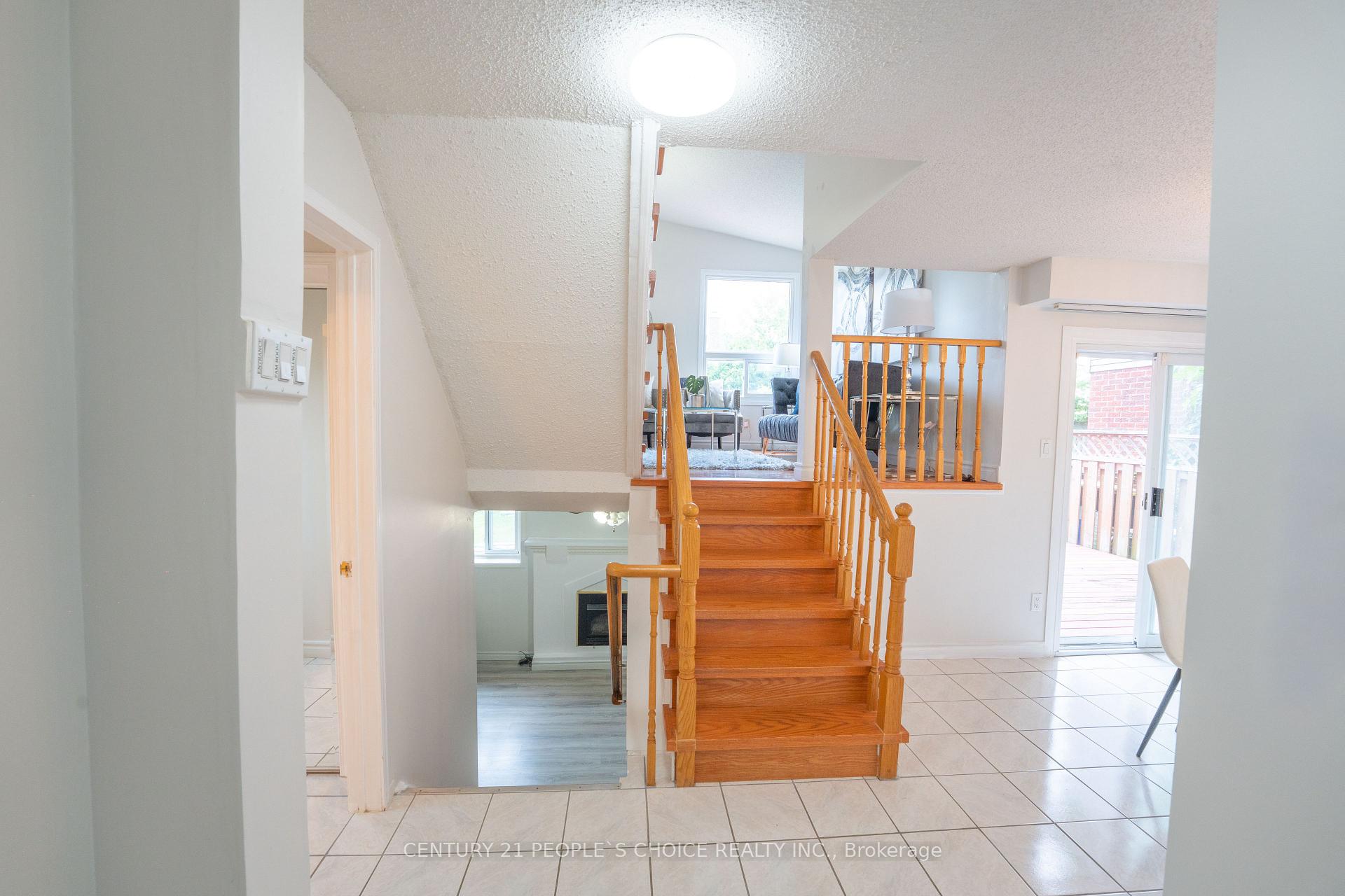 Photo 17 of 2247 Silverbirch Court, Burlington, Headon — HOMEH