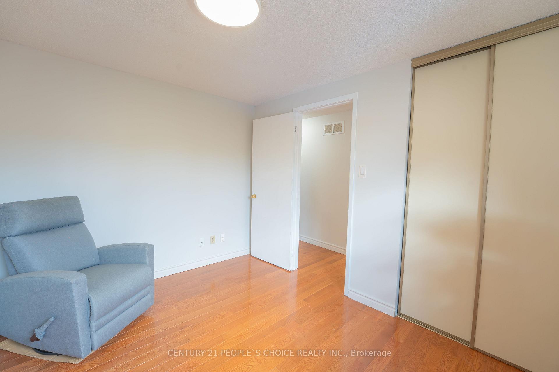 Photo 33 of 2247 Silverbirch Court, Burlington, Headon — HOMEH
