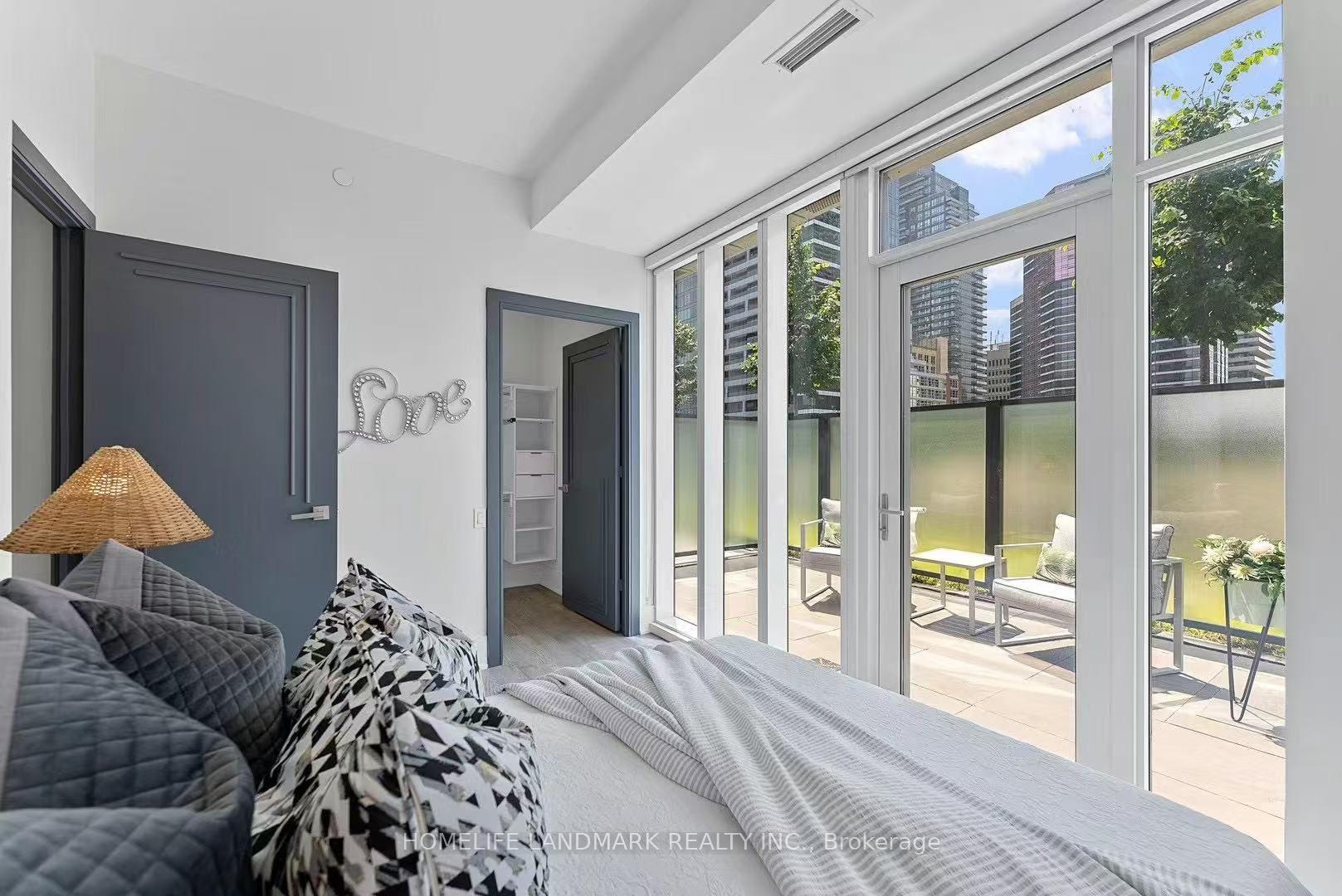 Photo 3 of Unit 609, 1 Gloucester Street, Toronto, Church-Yonge Corridor — HOMEH