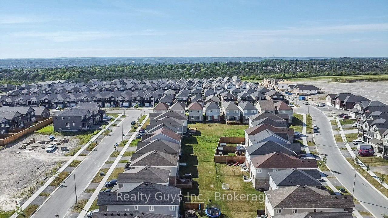 Photo 9 of 706 Latimer Way, Peterborough, Monaghan Ward 2 — HOMEH