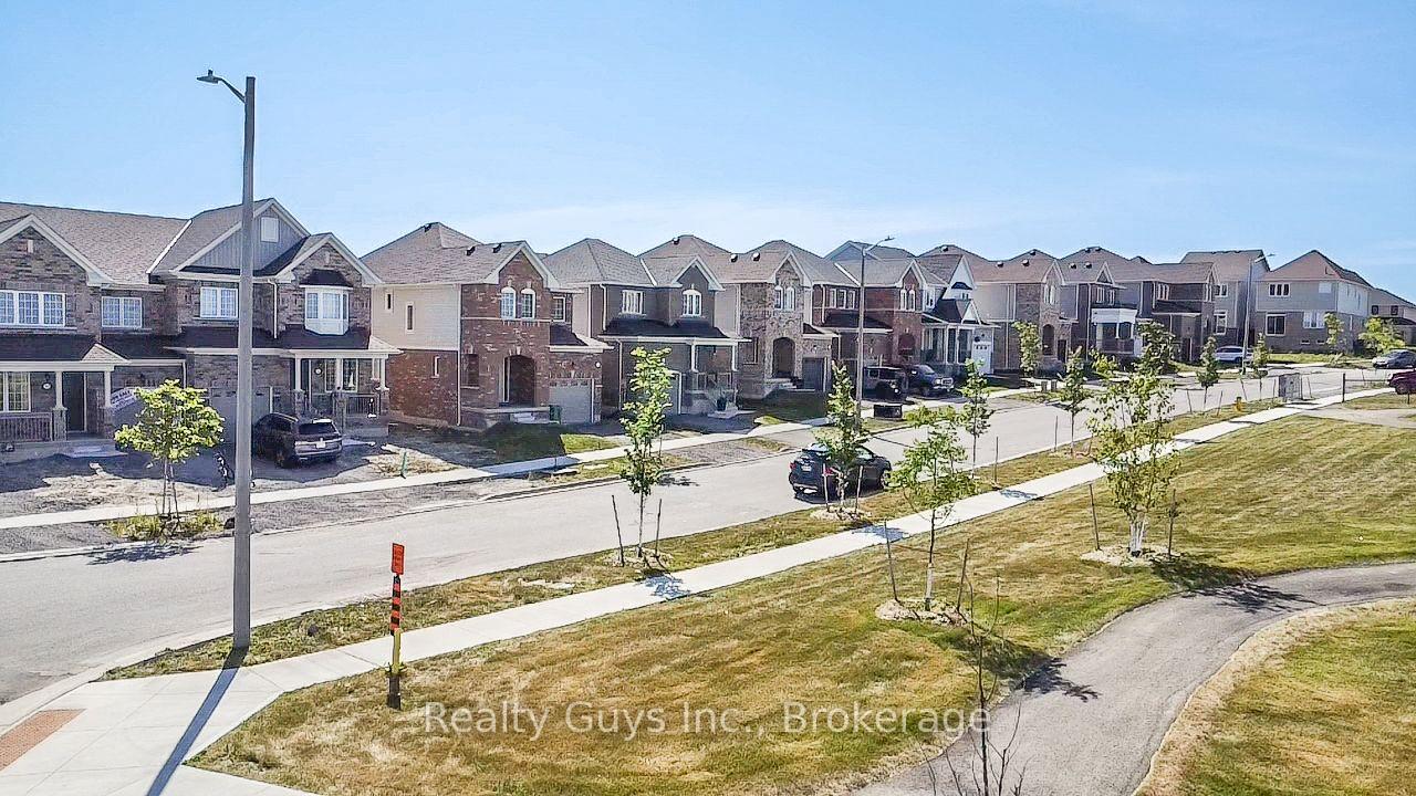 Photo 12 of 706 Latimer Way, Peterborough, Monaghan Ward 2 — HOMEH