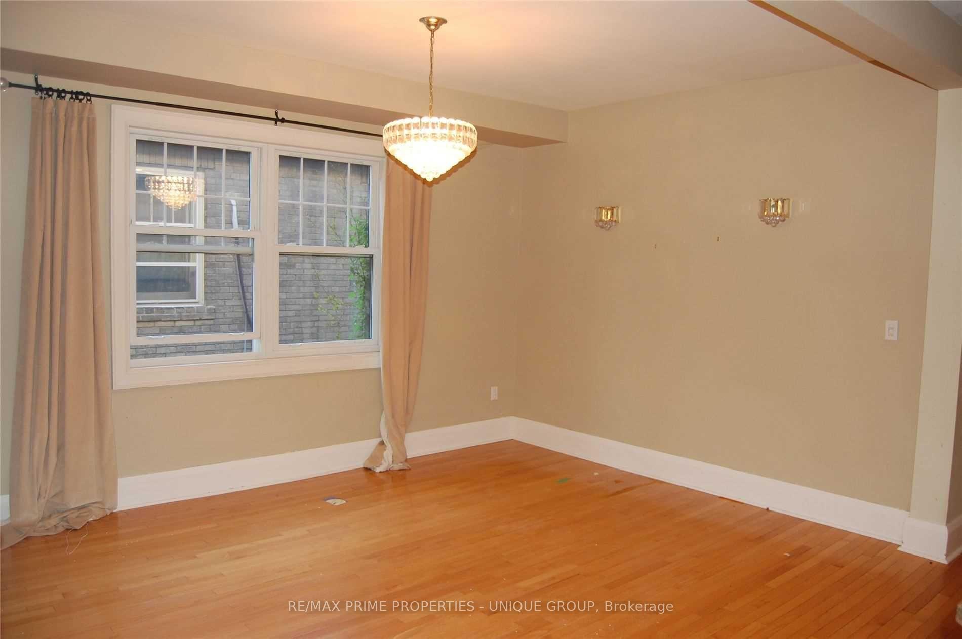 Photo 6 of Unit Upper, 39 Whitehall Road, Toronto, Rosedale-Moore Park — HOMEH