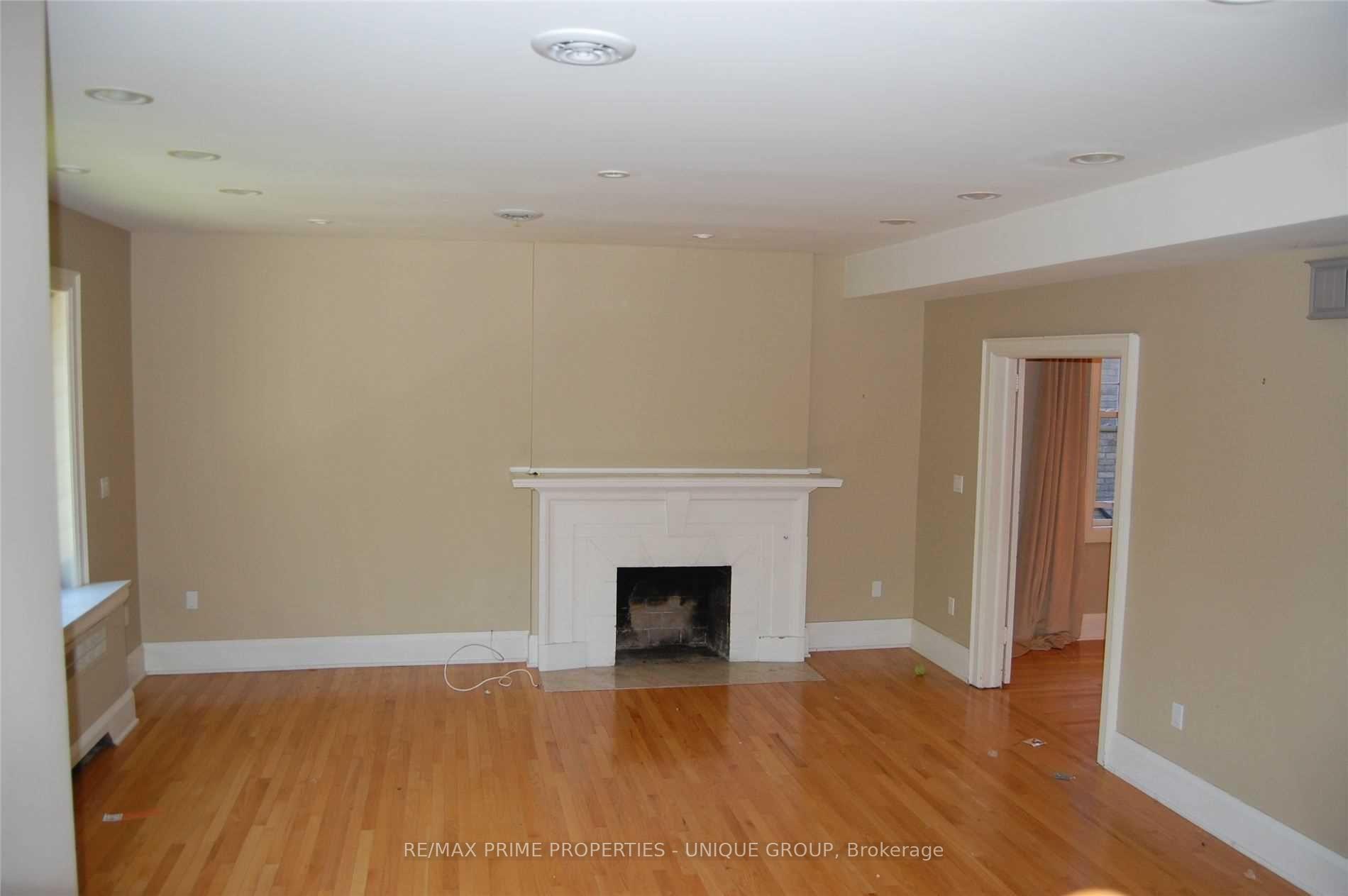Photo 8 of Unit Upper, 39 Whitehall Road, Toronto, Rosedale-Moore Park — HOMEH
