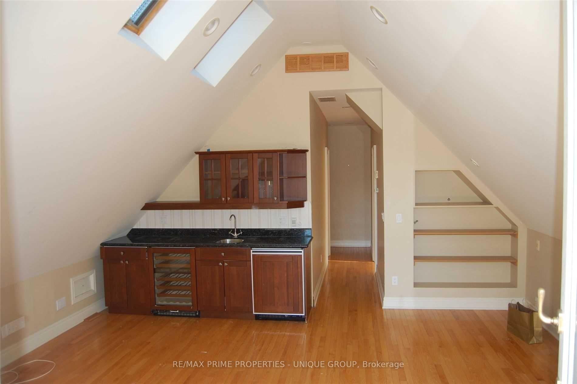 Photo 16 of Unit Upper, 39 Whitehall Road, Toronto, Rosedale-Moore Park — HOMEH