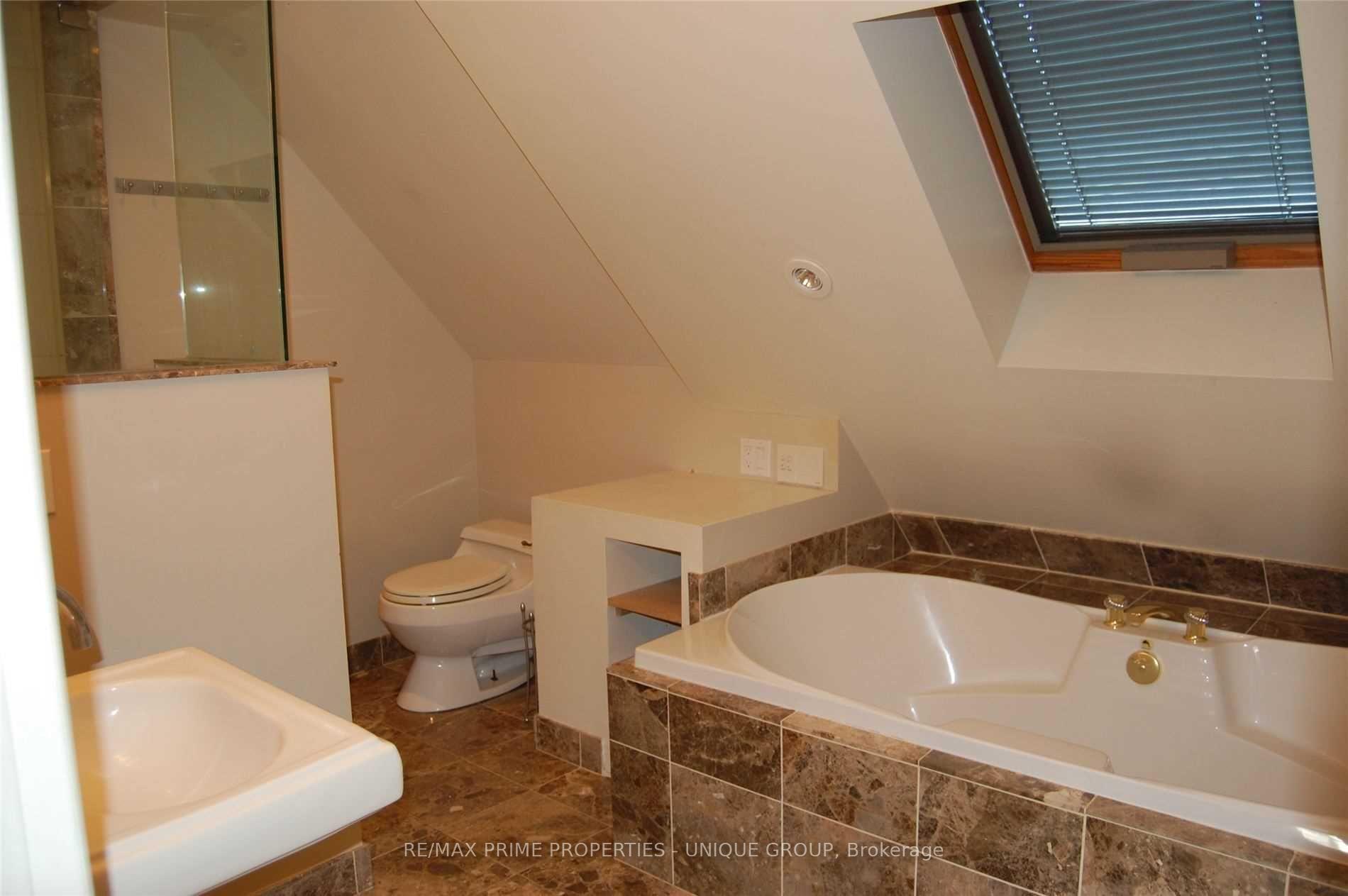Photo 20 of Unit Upper, 39 Whitehall Road, Toronto, Rosedale-Moore Park — HOMEH