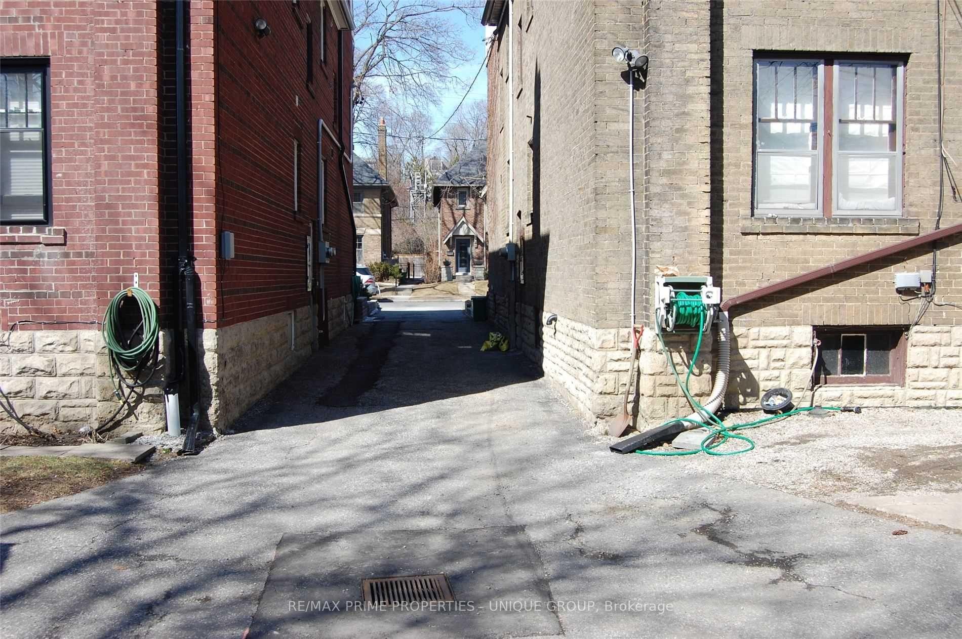 Photo 26 of Unit Upper, 39 Whitehall Road, Toronto, Rosedale-Moore Park — HOMEH