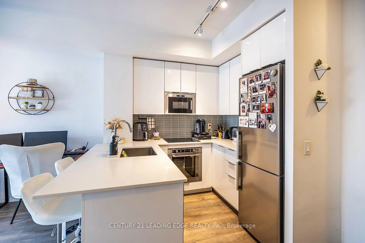 Photo 2 of Unit 728, 99 Eagle Rock Way, Vaughan, Rural Vaughan — HOMEH