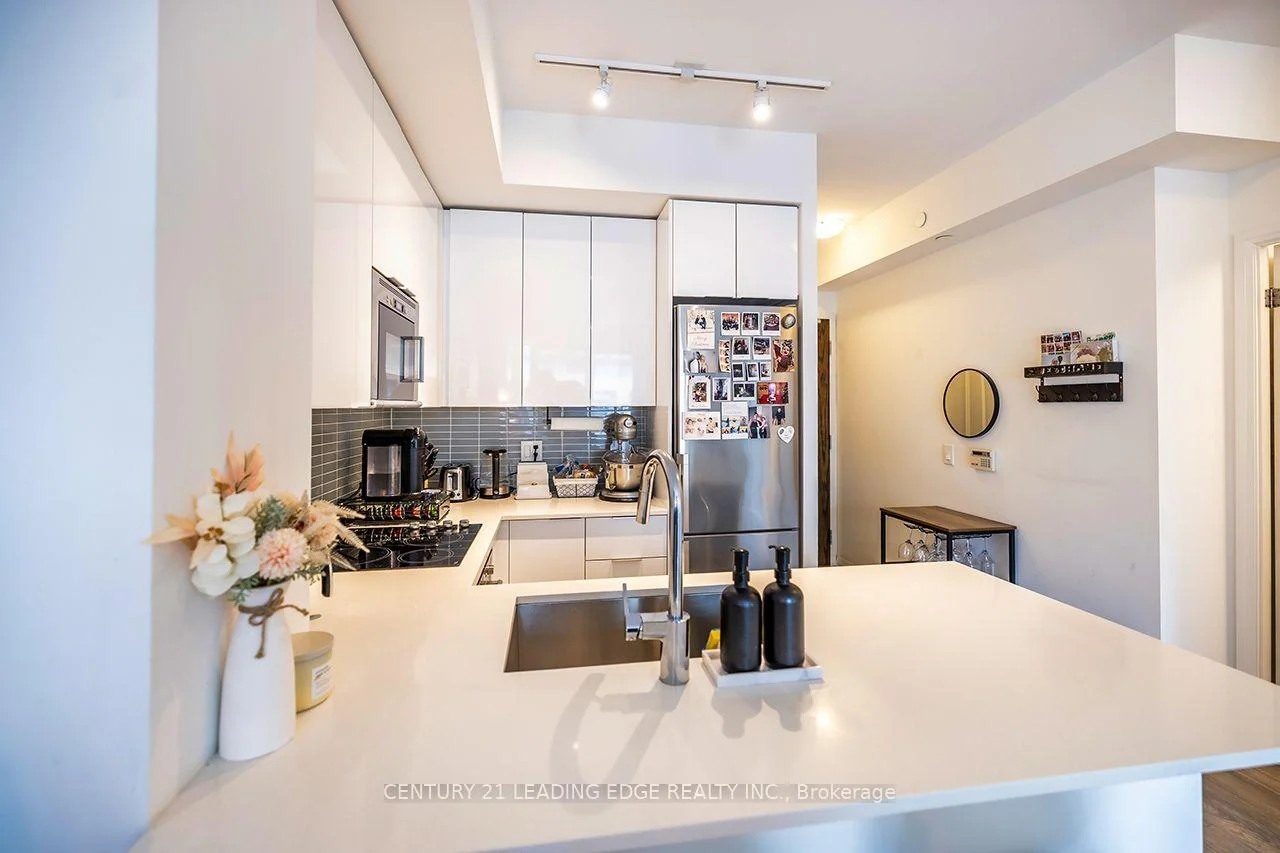 Photo 3 of Unit 728, 99 Eagle Rock Way, Vaughan, Rural Vaughan — HOMEH