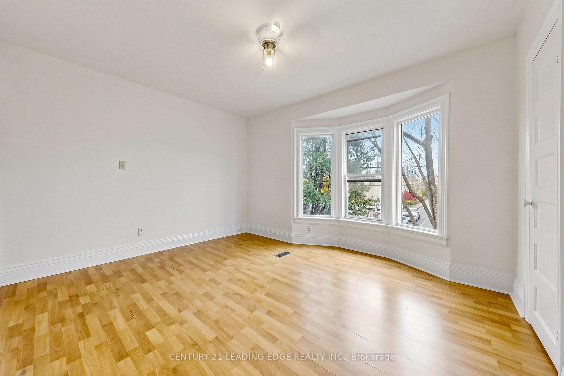 Photo 3 of 1132 Dufferin Street, Toronto, Dovercourt-Wallace Emerson-Junction — HOMEH