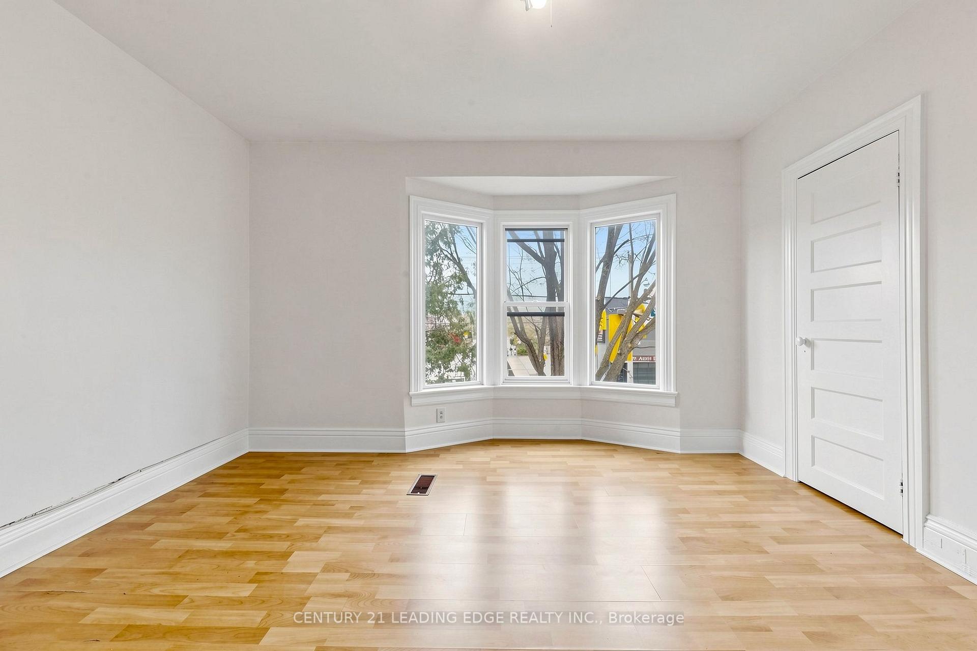 Photo 4 of 1132 Dufferin Street, Toronto, Dovercourt-Wallace Emerson-Junction — HOMEH