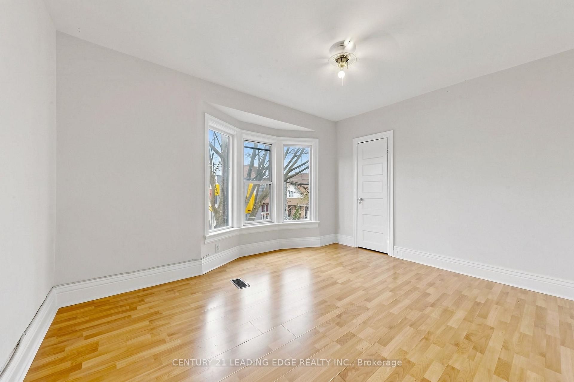 Photo 5 of 1132 Dufferin Street, Toronto, Dovercourt-Wallace Emerson-Junction — HOMEH