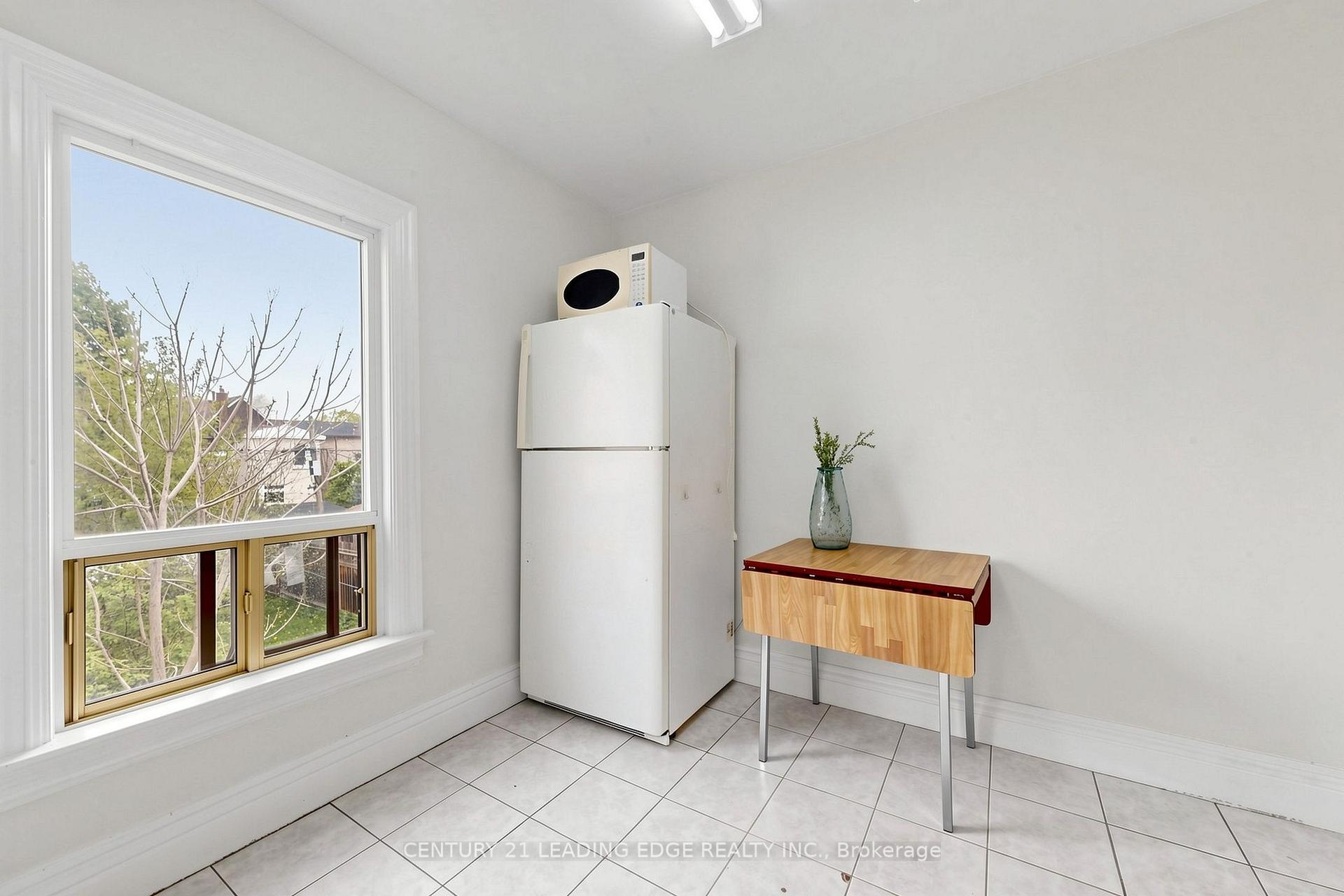 Photo 11 of 1132 Dufferin Street, Toronto, Dovercourt-Wallace Emerson-Junction — HOMEH