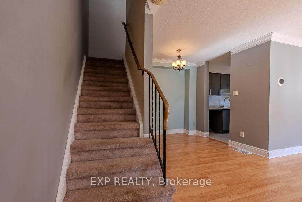 Photo 4 of 37 Forester Crescent, Ottawa, Westcliffe Estates — HOMEH