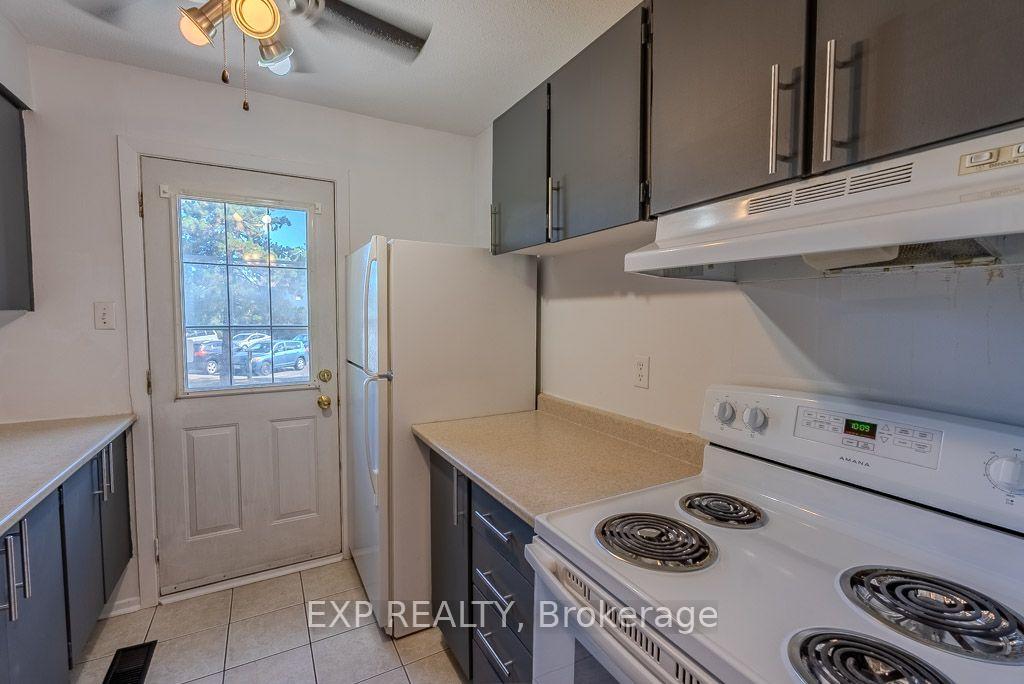 Photo 9 of 37 Forester Crescent, Ottawa, Westcliffe Estates — HOMEH