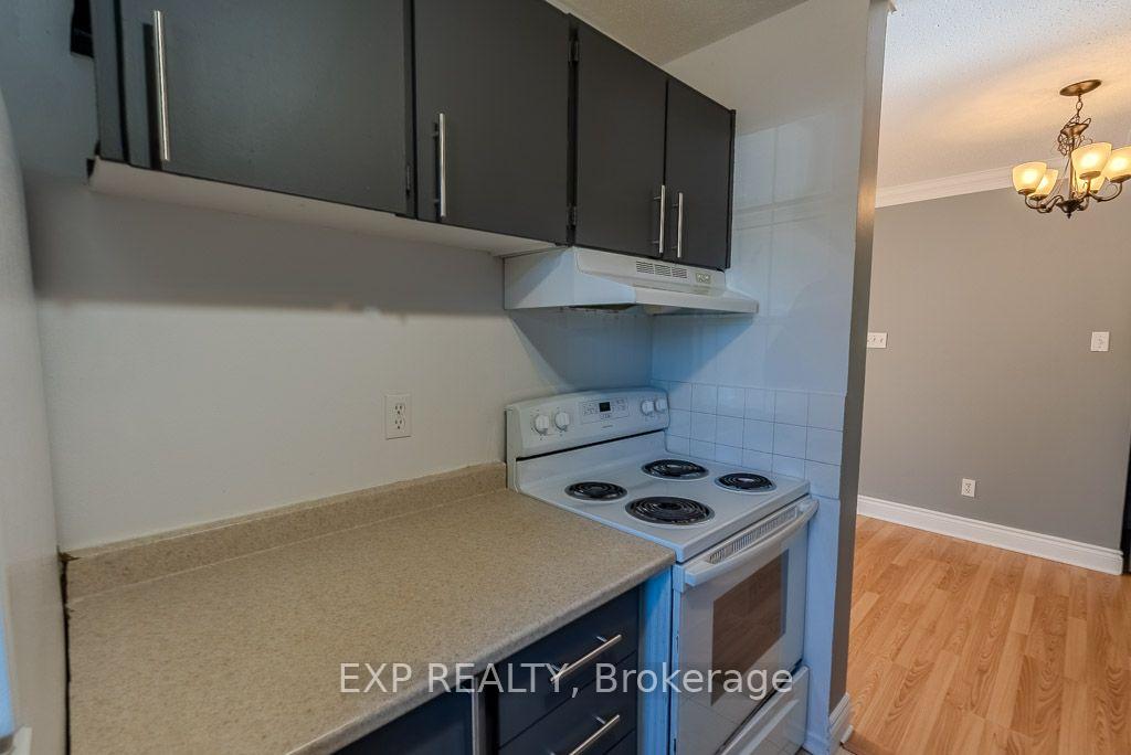 Photo 11 of 37 Forester Crescent, Ottawa, Westcliffe Estates — HOMEH