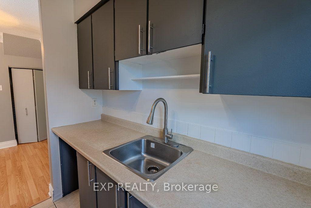 Photo 12 of 37 Forester Crescent, Ottawa, Westcliffe Estates — HOMEH