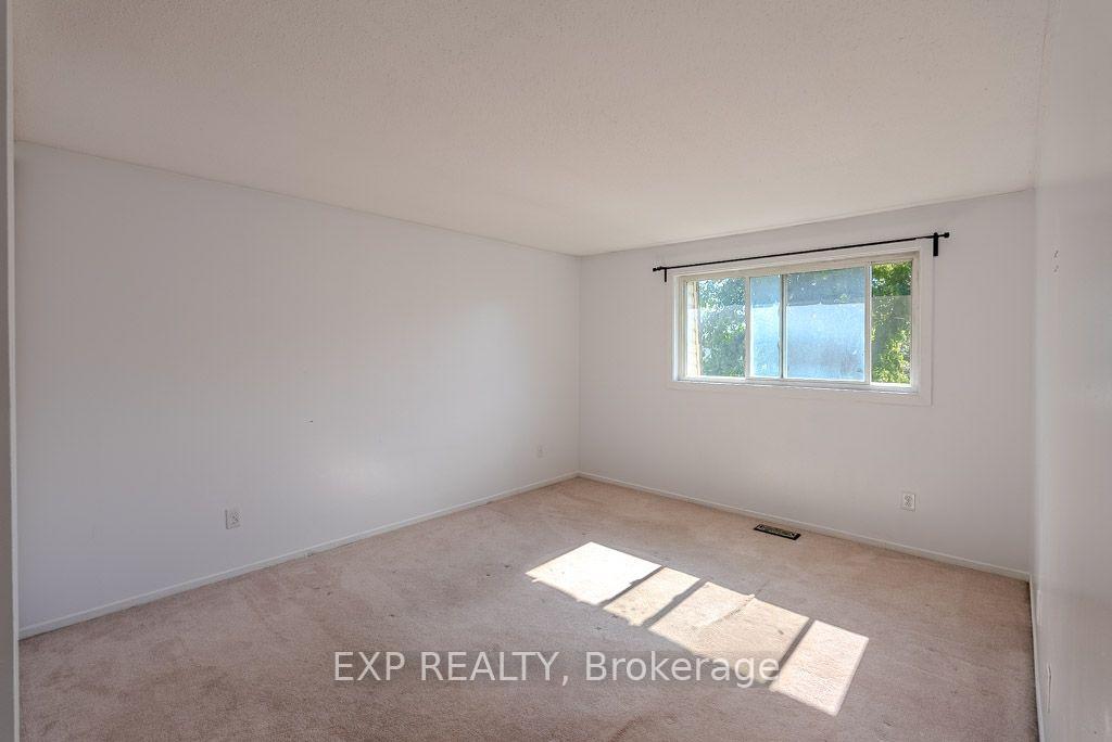 Photo 18 of 37 Forester Crescent, Ottawa, Westcliffe Estates — HOMEH