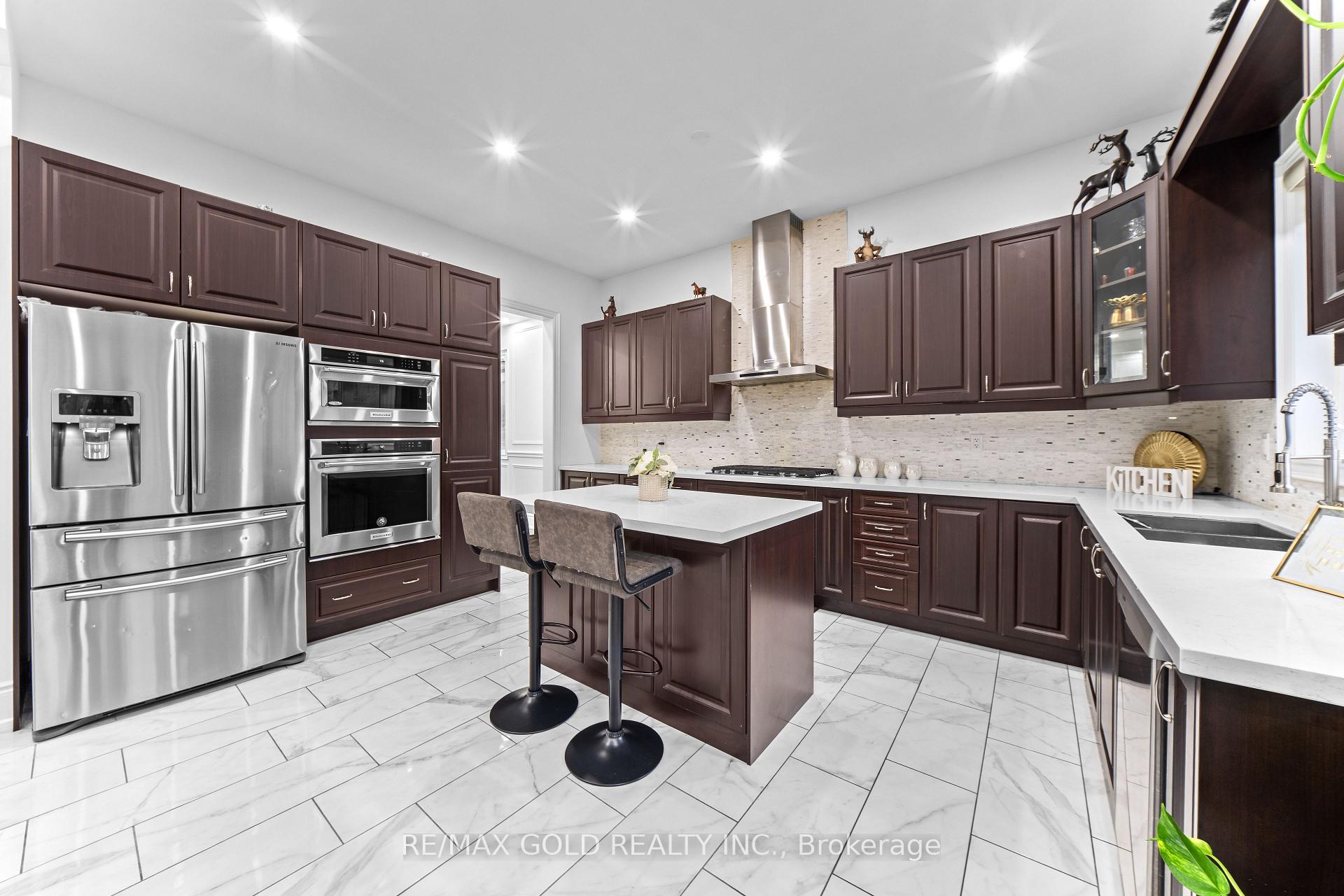 Photo 8 of 73 Squire Ellis Drive, Brampton, Toronto Gore Rural Estate — HOMEH