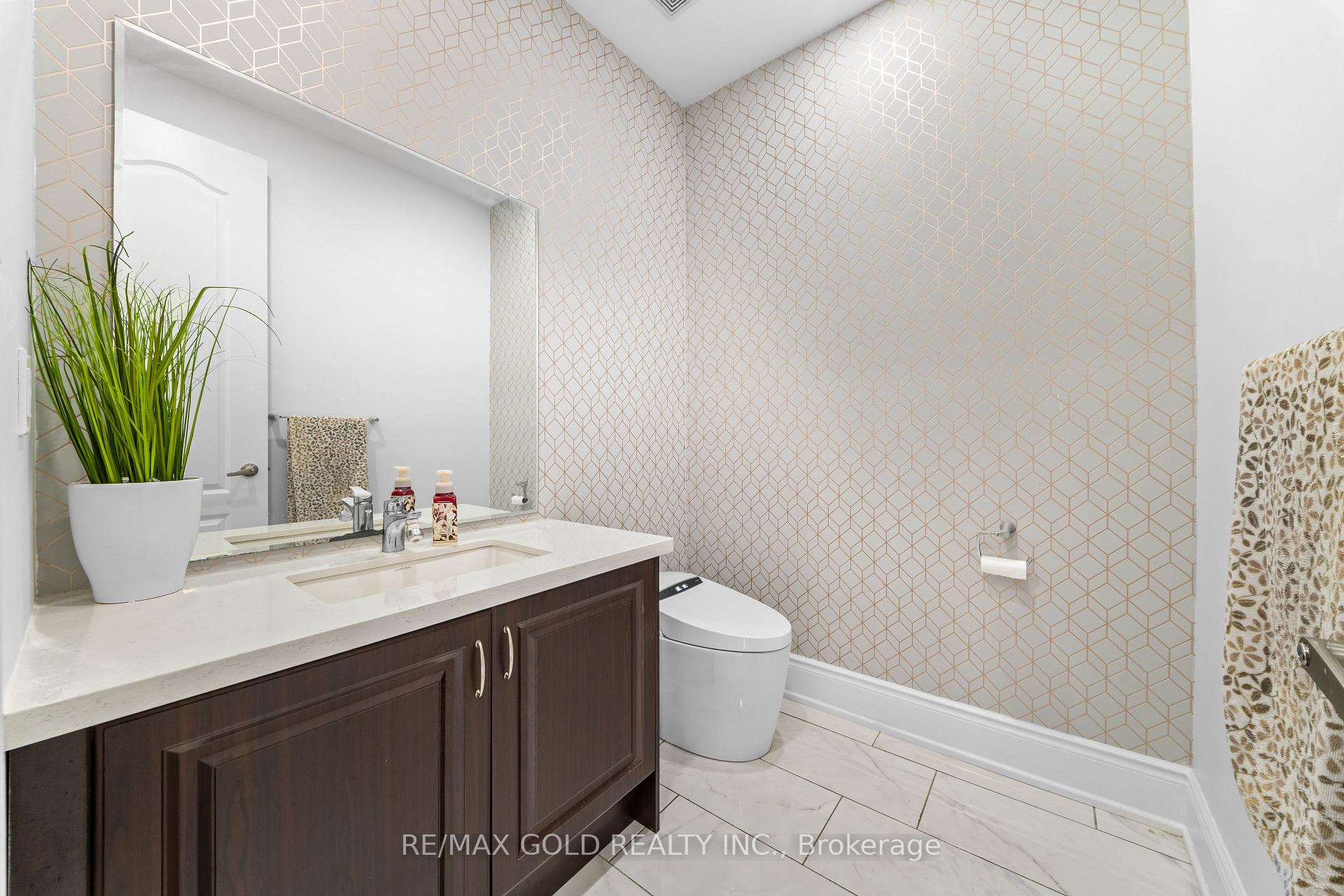 Photo 14 of 73 Squire Ellis Drive, Brampton, Toronto Gore Rural Estate — HOMEH