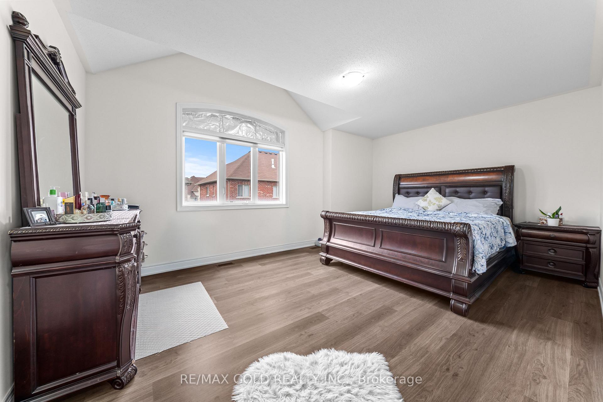 Photo 17 of 73 Squire Ellis Drive, Brampton, Toronto Gore Rural Estate — HOMEH