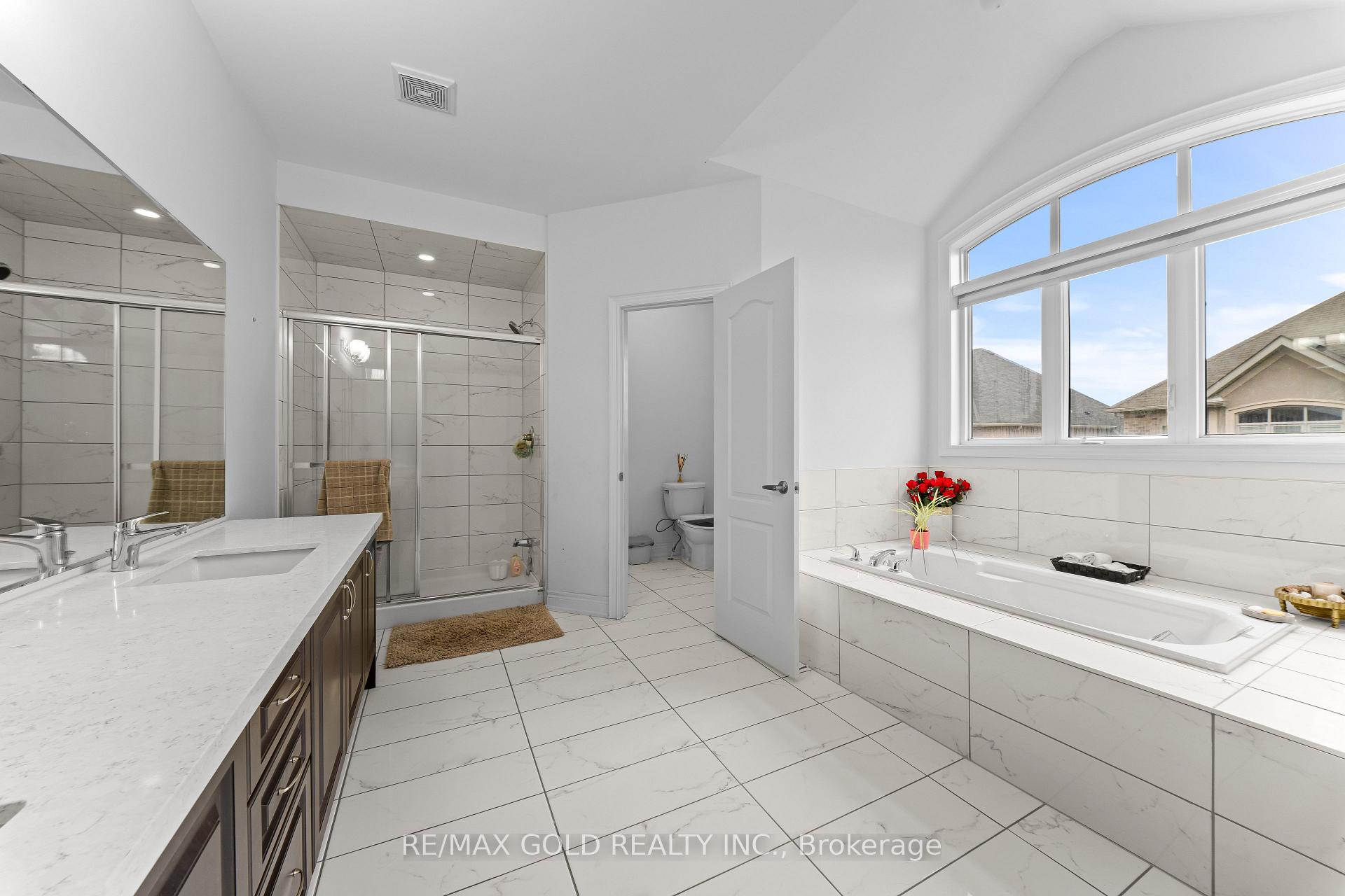 Photo 18 of 73 Squire Ellis Drive, Brampton, Toronto Gore Rural Estate — HOMEH