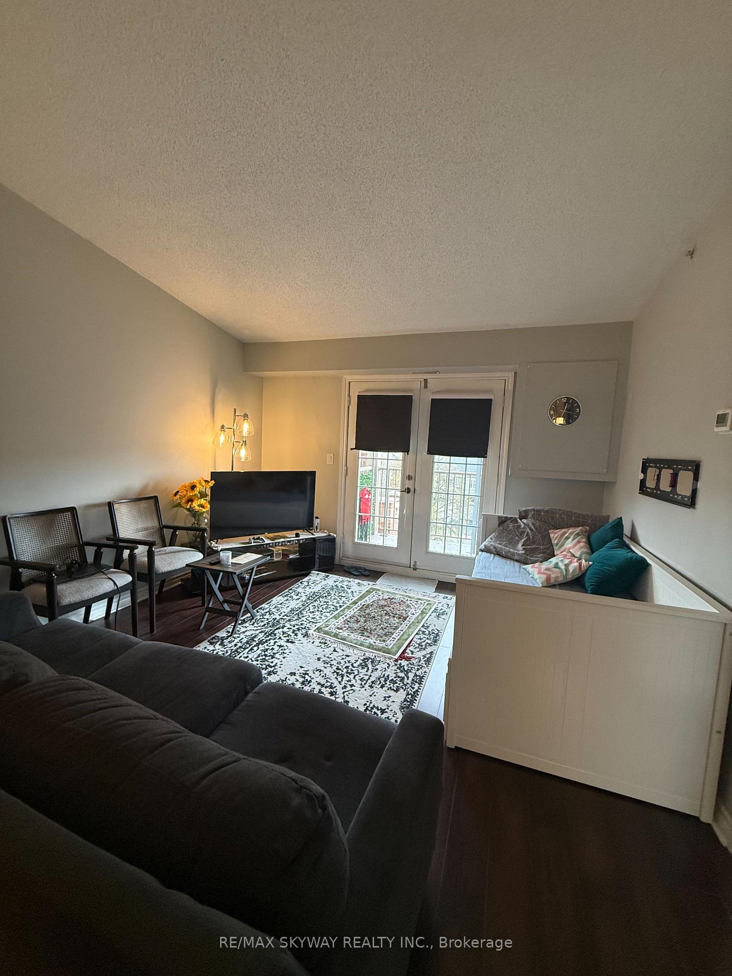 Photo 6 of Unit 410, 4025 Kilmer Drive, Burlington, Tansley — HOMEH