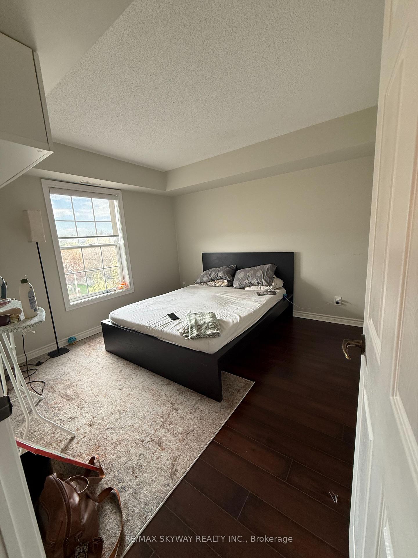 Photo 7 of Unit 410, 4025 Kilmer Drive, Burlington, Tansley — HOMEH