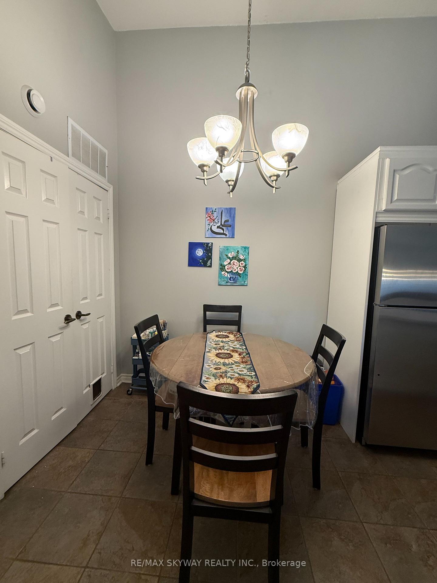 Photo 9 of Unit 410, 4025 Kilmer Drive, Burlington, Tansley — HOMEH