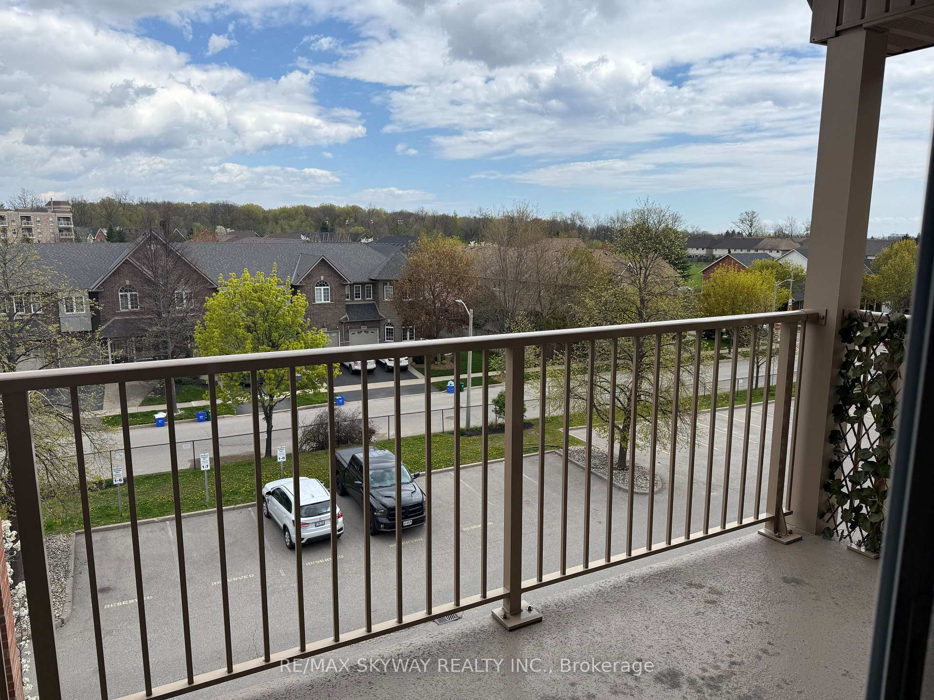 Photo 11 of Unit 410, 4025 Kilmer Drive, Burlington, Tansley — HOMEH