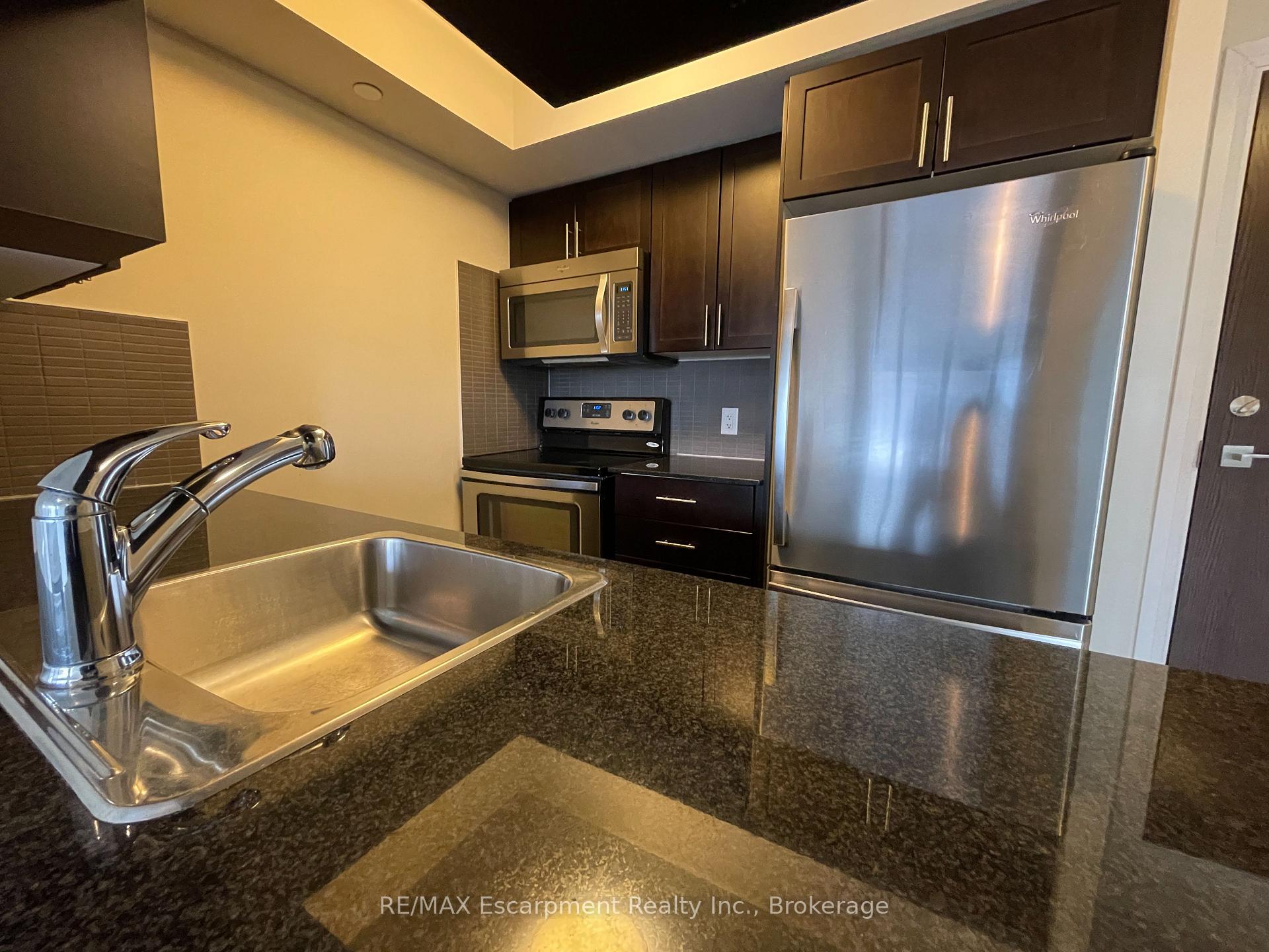 Photo 8 of Unit 907, 6 Eva Road, Etobicoke, Etobicoke West Mall — HOMEH